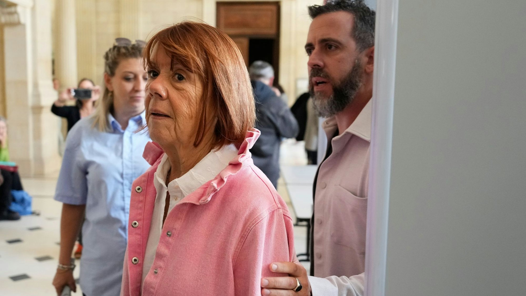 Im Missbrauchsfall Gisèle Pelicot in Frankreich hat ein verurteilter Täter in einem Berufungsprozess eine höhere Strafe erhalten.