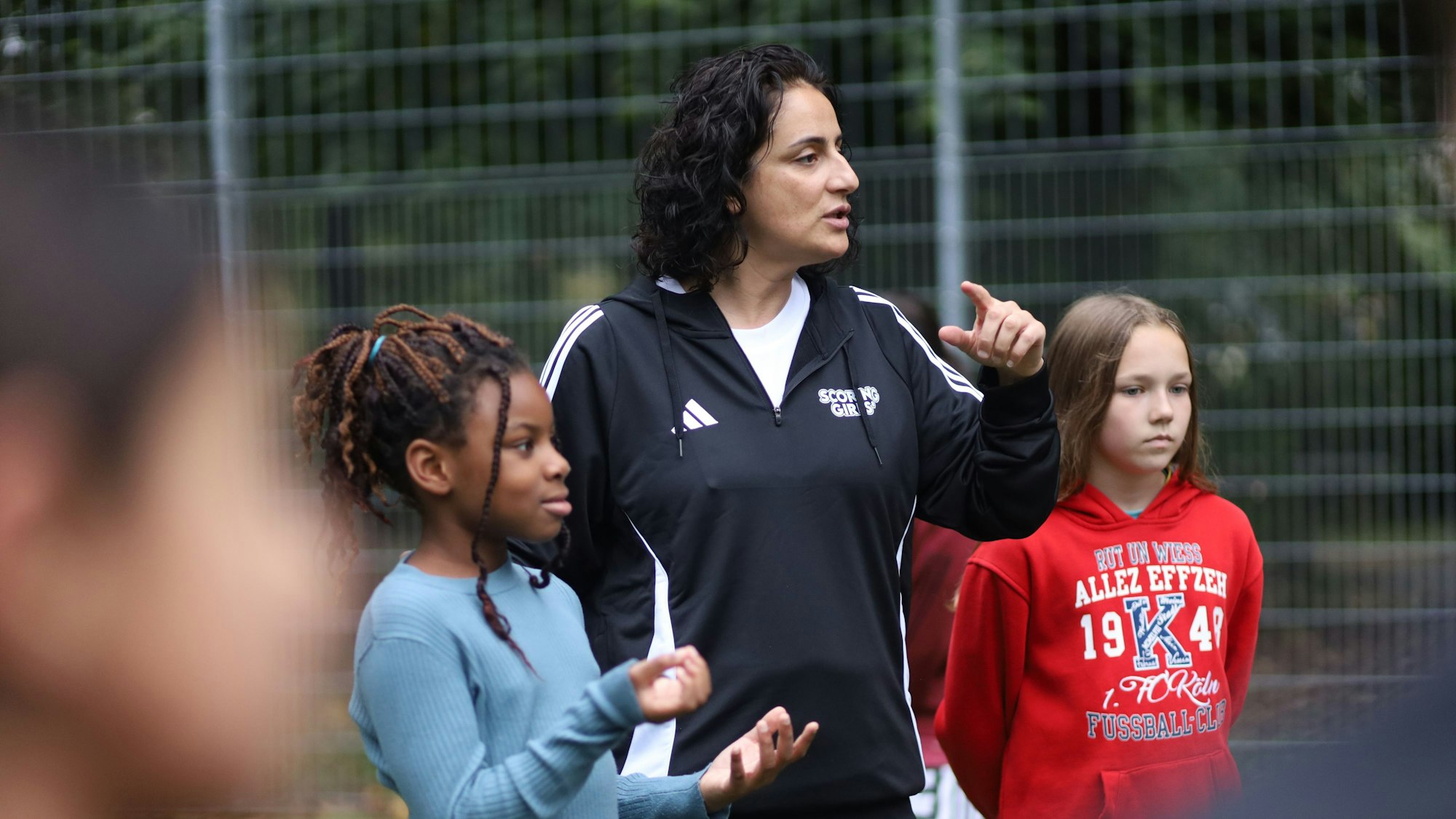 Tuğba Tekkal ist die Initiatorin und Gründerin der „Scoring Girls“.