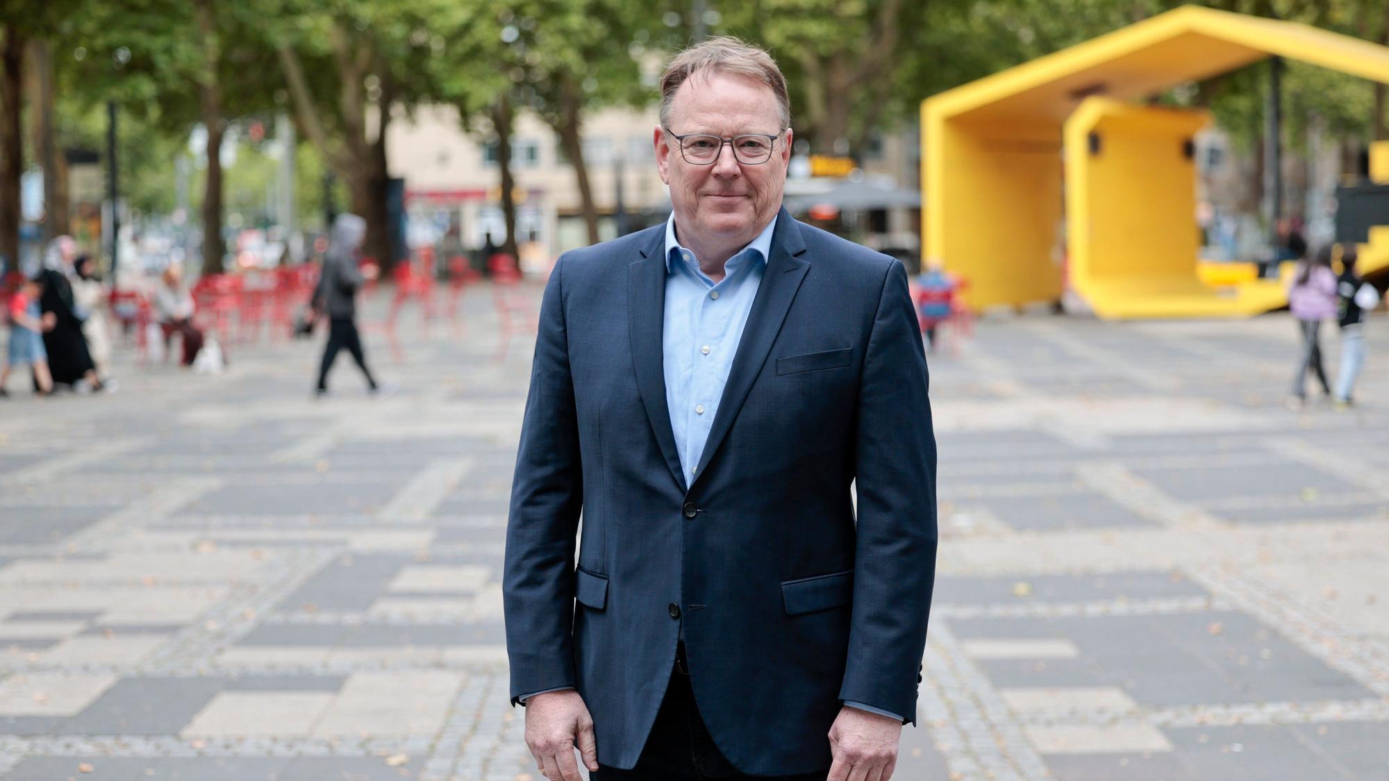 OB Torsten Burmester (SPD) will die Grundsteuer anheben. Das Argument: Damit sollen die Probleme am Drogen-Hotspot Neumarkt gelöst werden.