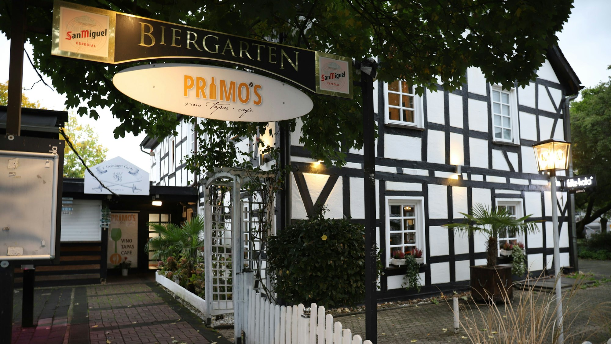 Andrea Primo hat am Geistinger Platz in Hennef vor zehn Jahren ein Restaurant mit spanischer Küche eröffnet.