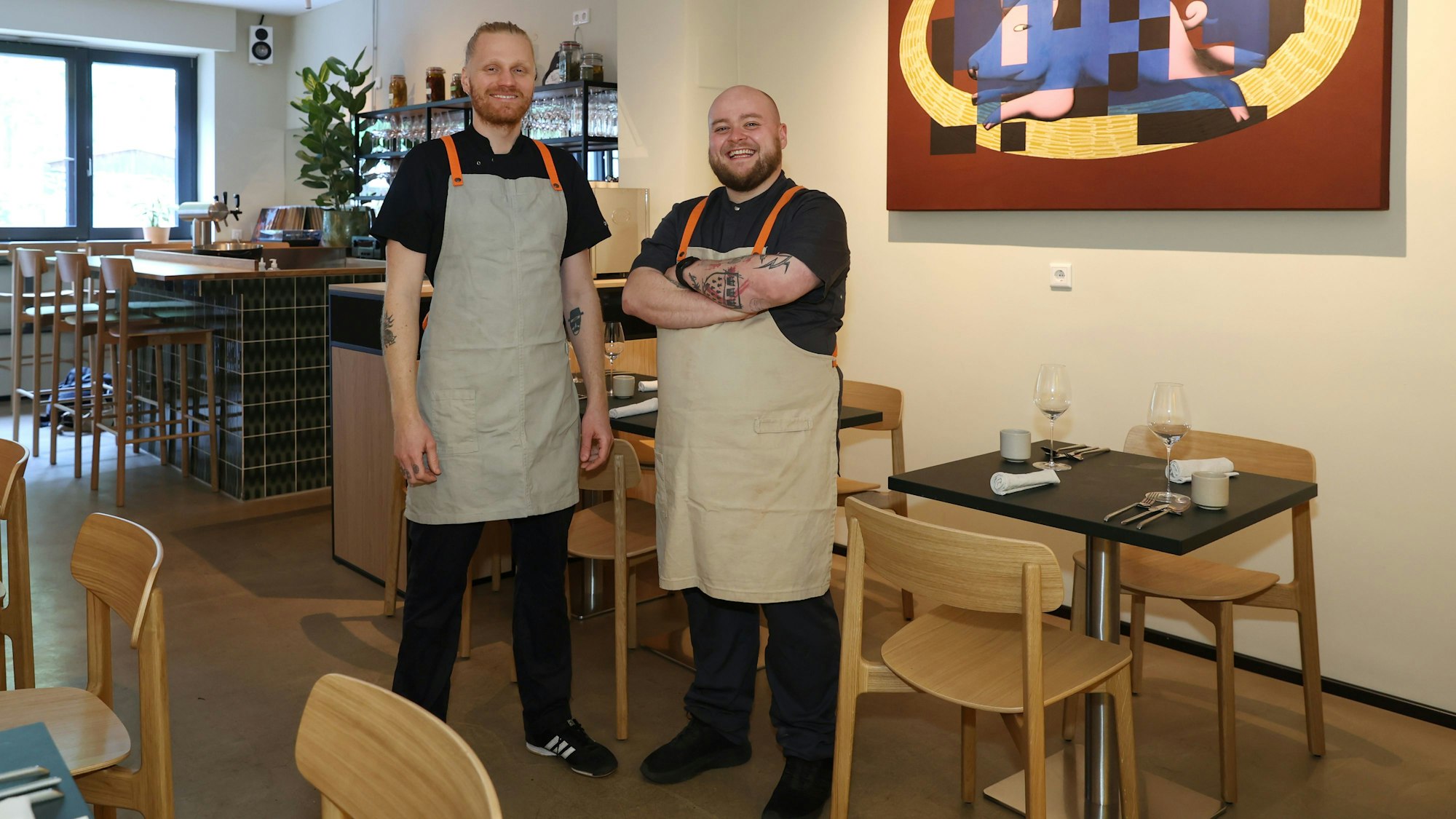 09.10.2025
Köln:
Henns Geschmackssache Warum das „Kluth“ ein Kleinod in Ehrenfeld ist
Kevin Rademacher und Hannes Radeck
Hansemannstr. 33
Foto: Martina Goyert