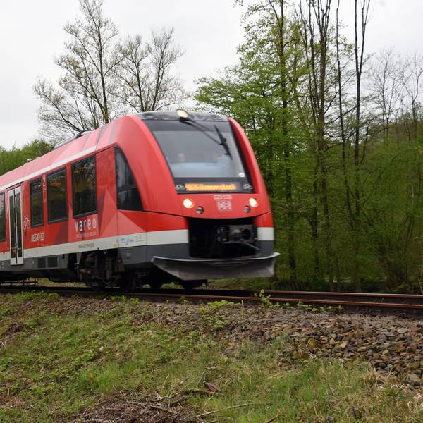 Die Regionalbahn 25 verkehrt als „Oberbergische Bahn“ zwischen Köln und Lüdenscheid, zuletzt sorgten Zugausfälle wieder für Ärger bei Bahnkunden.