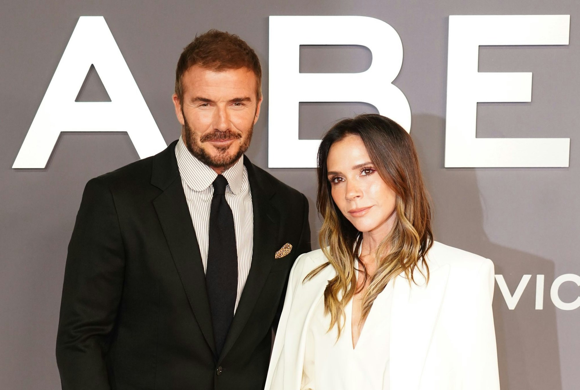 Früher hätten die Leute gedacht, es sei okay, eine Frau wegen ihres Gewichts zu kritisieren, sagt David Beckham in der Serie.