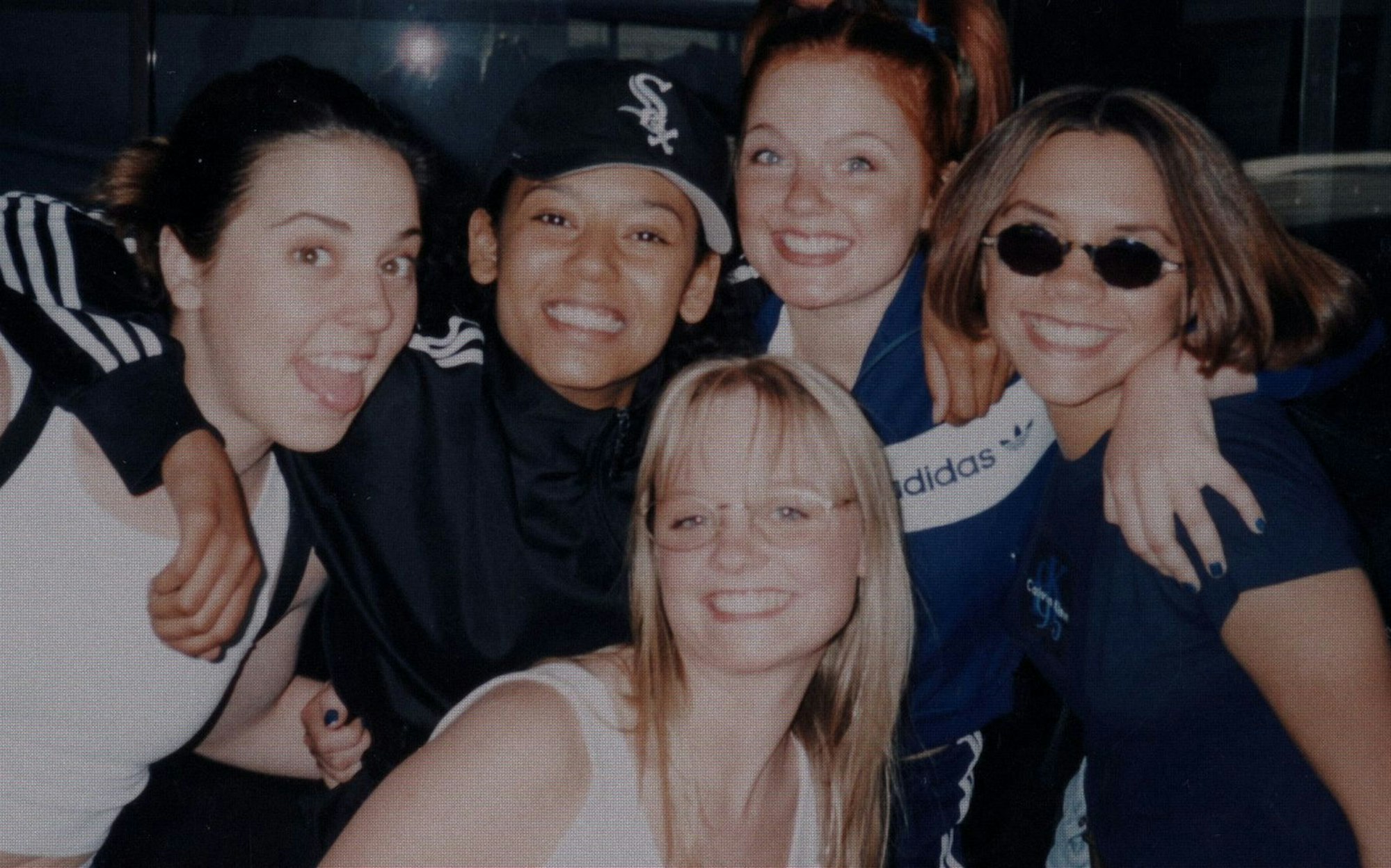 Mit den Spice Girls feierte Victoria Beckham (rechts) in der Hälfte der 90er-Jahre große Erfolge. (Bild: Netflix)