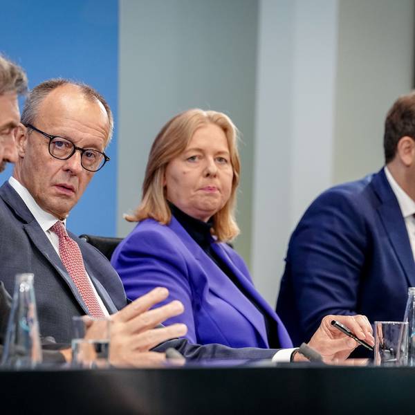 Markus Söder (v.l.n.r.), Friedrich Merz, Bärbel Bas und Lars Klingbeil geben am Donnerstag (9. Oktober) eine Pressekonferenz nach dem Koalitionsausschuss im Bundeskanzleramt.