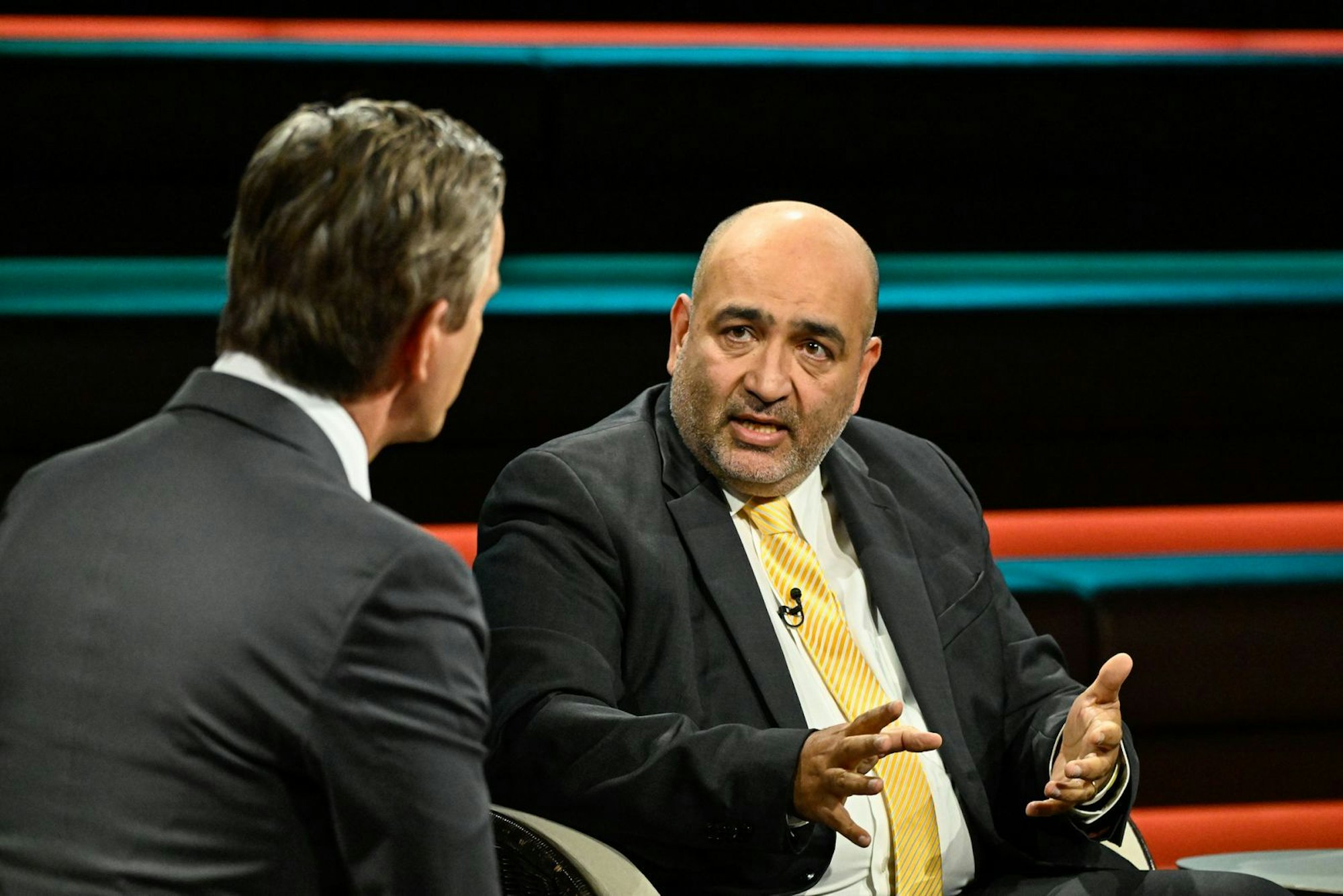 Grünen-Politiker Omid Nouripour erklärte im Gespräch mit Markus Lanz, wie er die Lage in den USA einschätzt. (Bild: ZDF / Markus Hertrich)