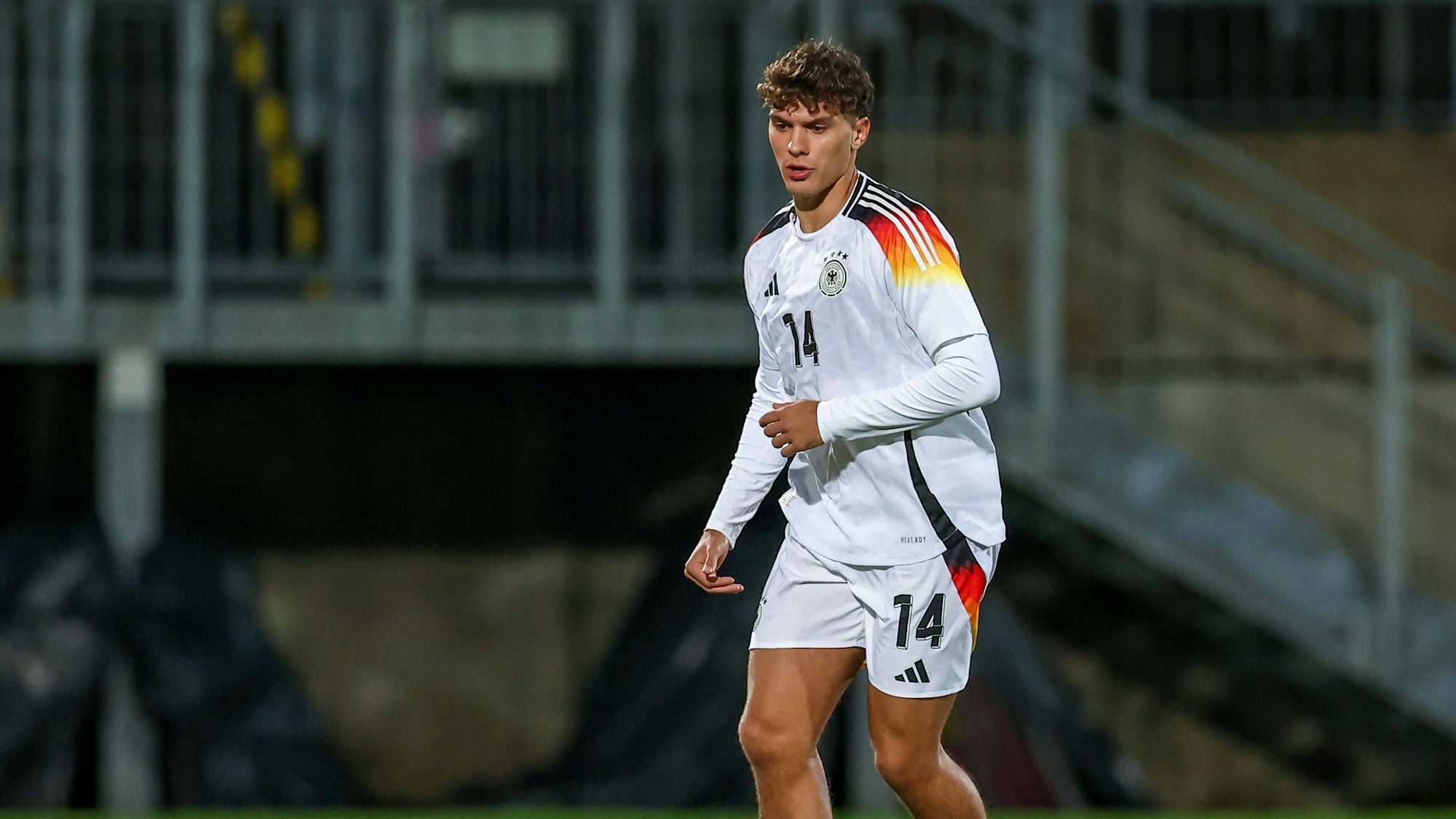 Julian Pauli im DFB-Trikot.