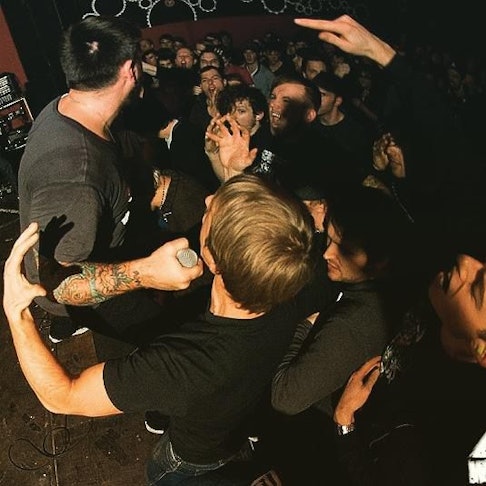 Das Bild zeigt fanzine-macher rene bei einem Konzert in der Werkstatt, Köln. Foto: Torben Utecht / Allschools.de