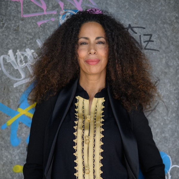 Niederkassels Integrationsbeauftragte Souad Lamroubal veröffentlicht neues Buch