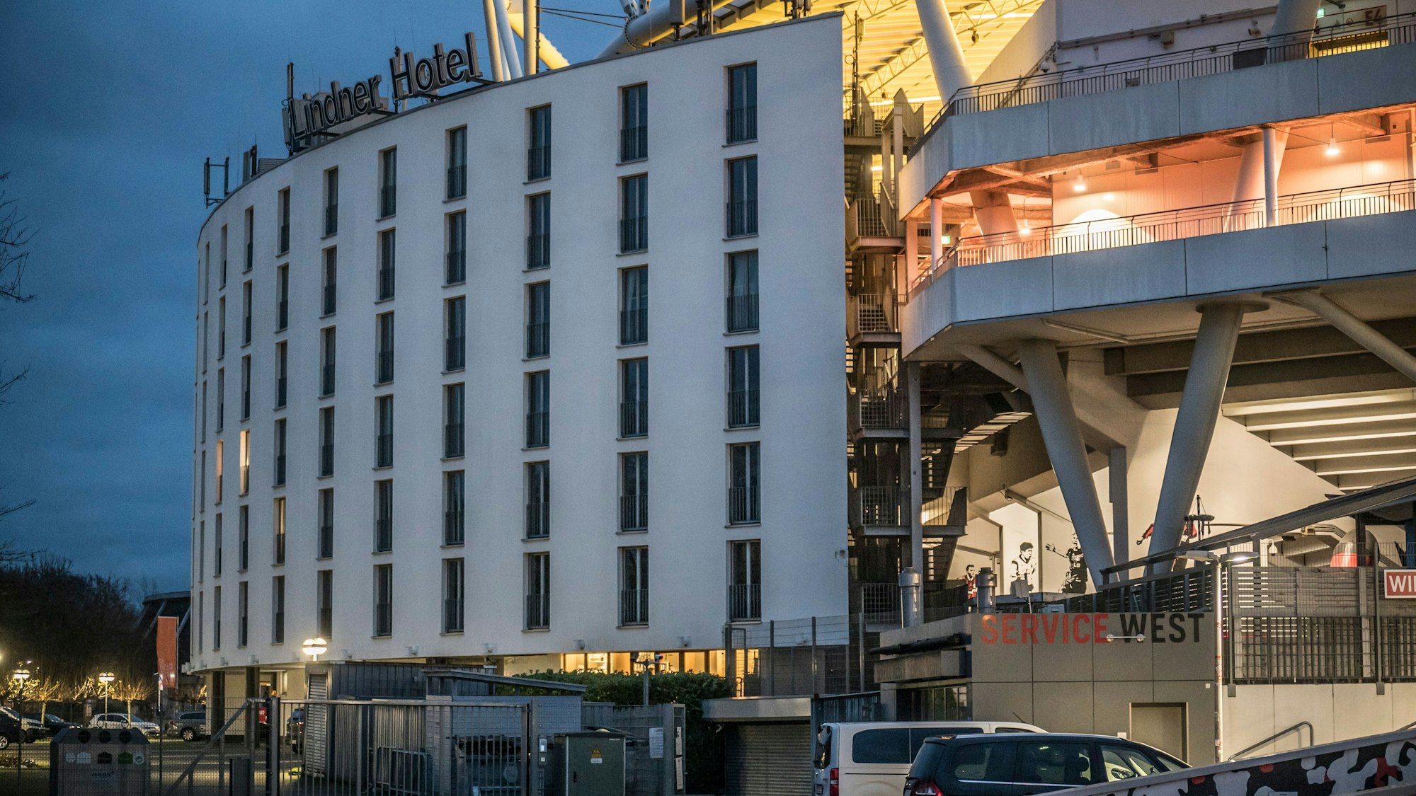 Hotel am Leverkusener Fußballstadion „Bay-Arena“.