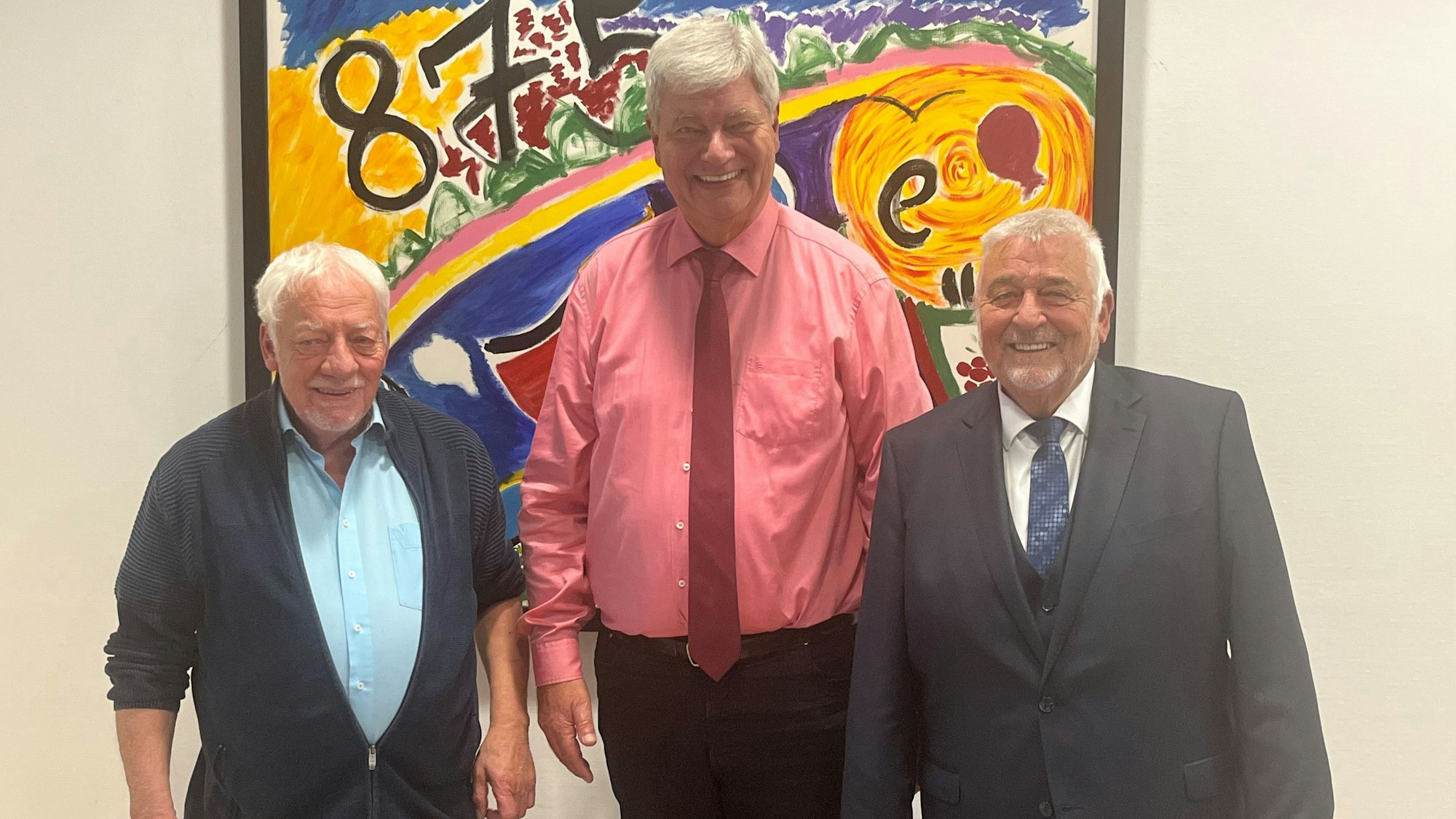 Zwei altgediente Ratsherren, die Bürgermeister Hilko Redenius (Mitte) in seiner letzten Ratssitzung verabschiedete: Werner Demmer (links) nach 31 Jahren und Gerhard Dittich nach 26 Jahren im Gemeinderat.