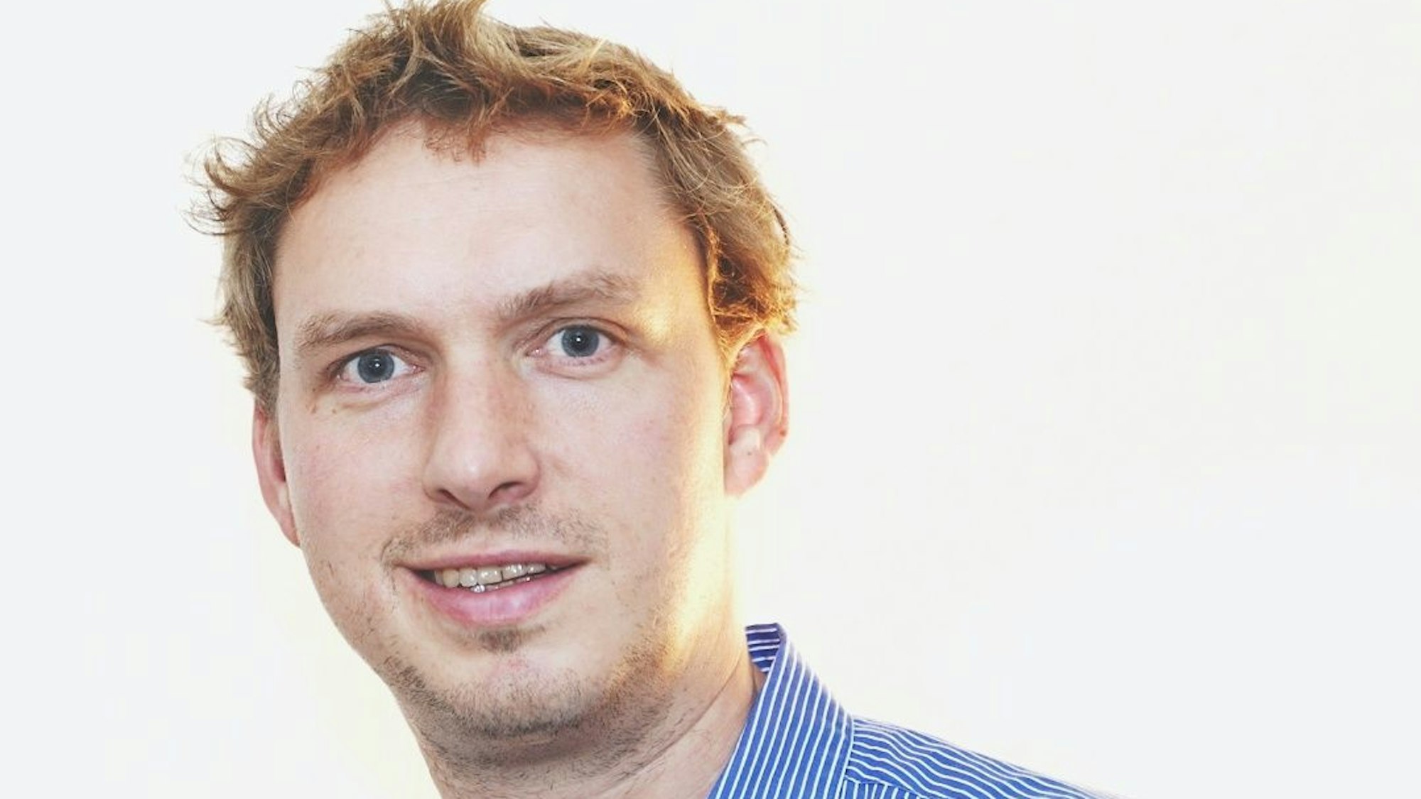 Christoph Lomba ist als Sozialarbeiter ist in der zentralen Adoptionsstelle des Landschaftsverbands Rheinland tätig.