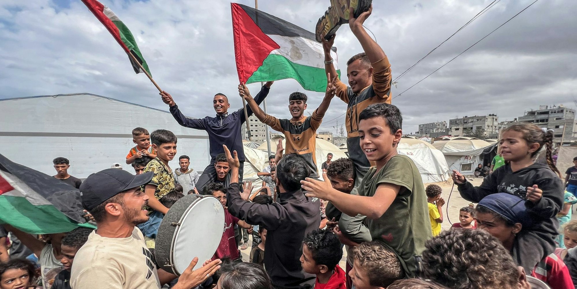 Nach zwei Jahren Krieg wird im Gazastreifen die Einigung auf eine Waffenruhe gefeiert.