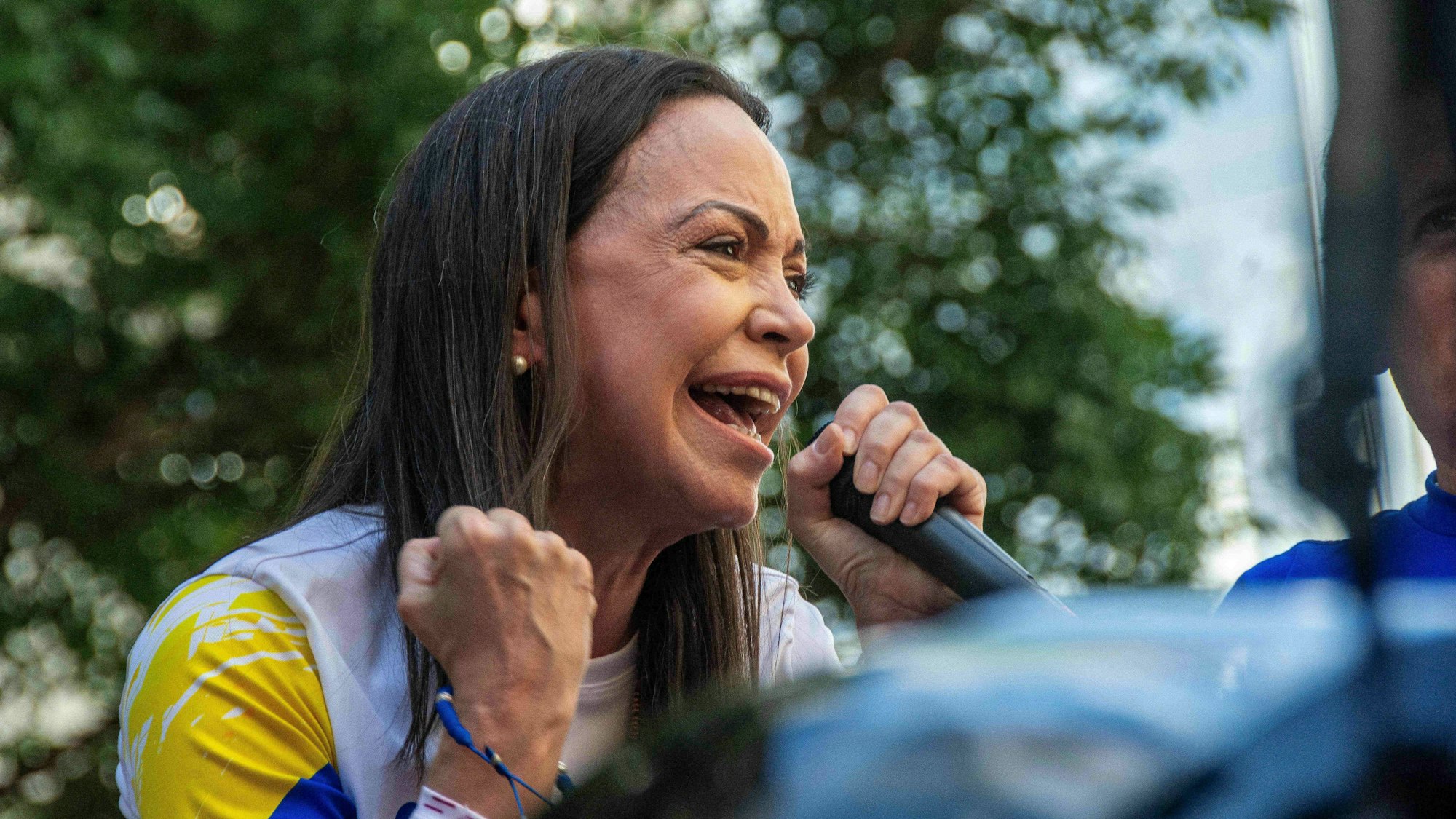 María Corina Machado spricht auf einer Kundgebung.