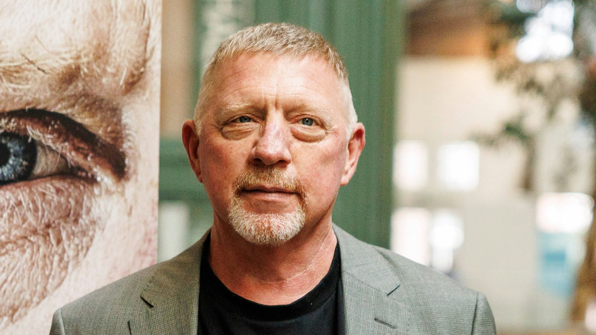 Boris Becker posiert bei der Vorstellung seines Buchs.