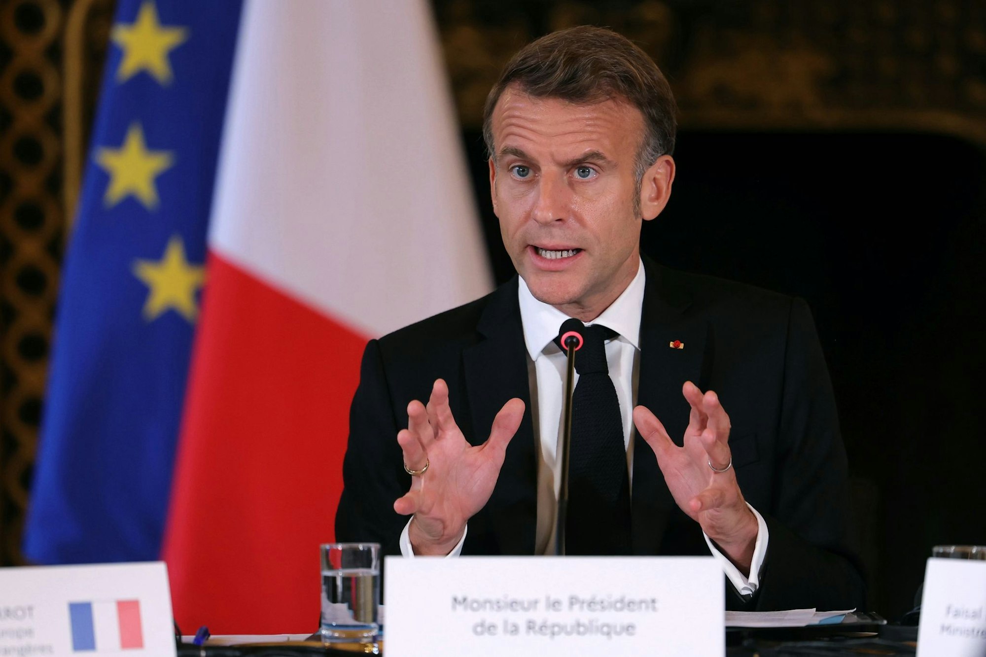 Macron berät mit den Parteispitzen über einen Ausweg aus der Regierungskrise (Archivbild).