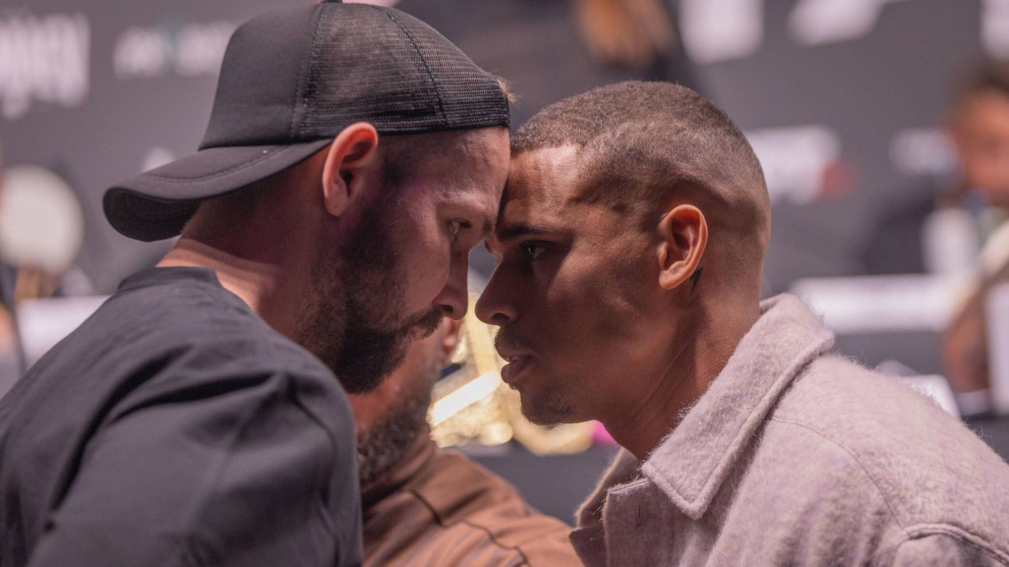 Jakub Merlan-Jarecki und Kevin Njie (r) stehen Kopf an Kopf.