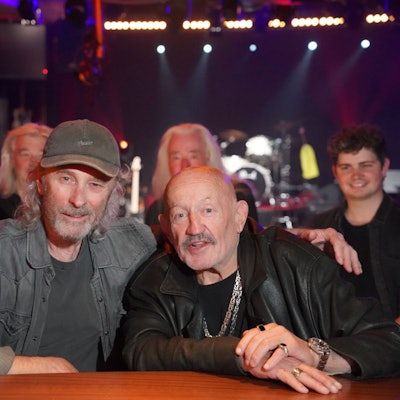 Jürgen Zeltinger und Wolfgang Petry stehen zusammen