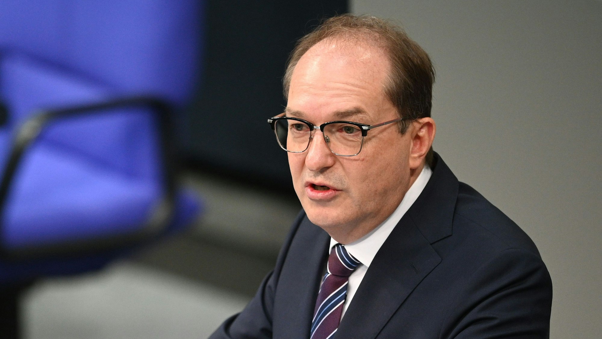 Alexander Dobrindt (CSU), Bundesinnenminister, spricht im Bundestag. (Archivbild)