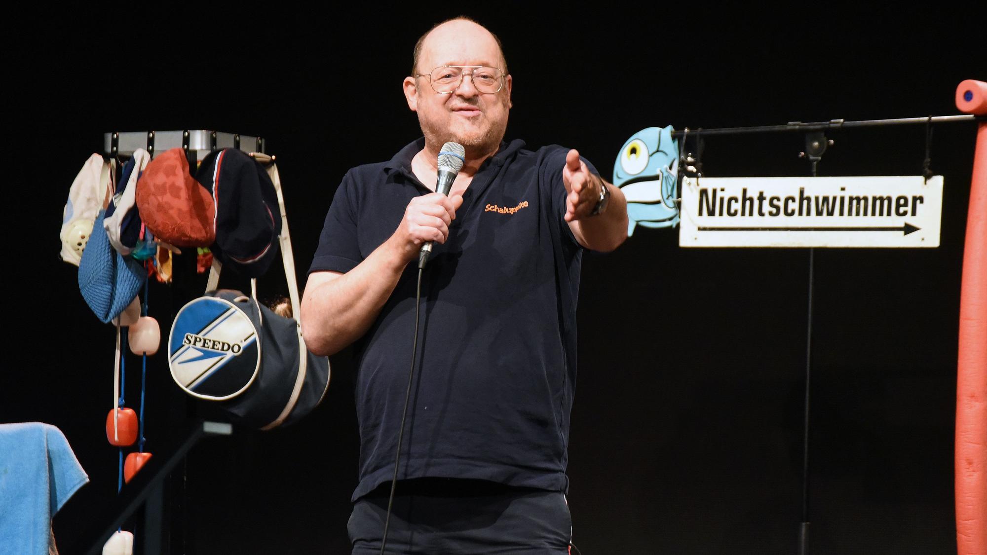 Das Foto zeigt den Comedian Bademeister Schaluppke.