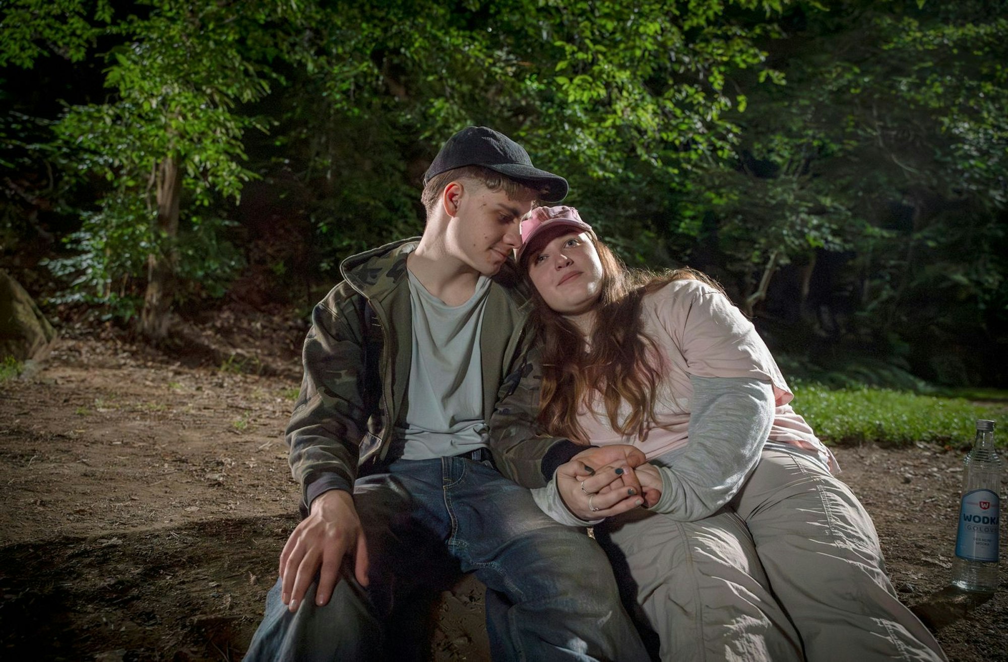 Pascal (Florian Geißelmann) und Lilly-Marie (Dilara Aylin Ziem) genießen scheinbar die Zeit nach ihrer Flucht aus dem Kinderheim. (Bild: MDR/MadeFor Film/Steffen Junghans)