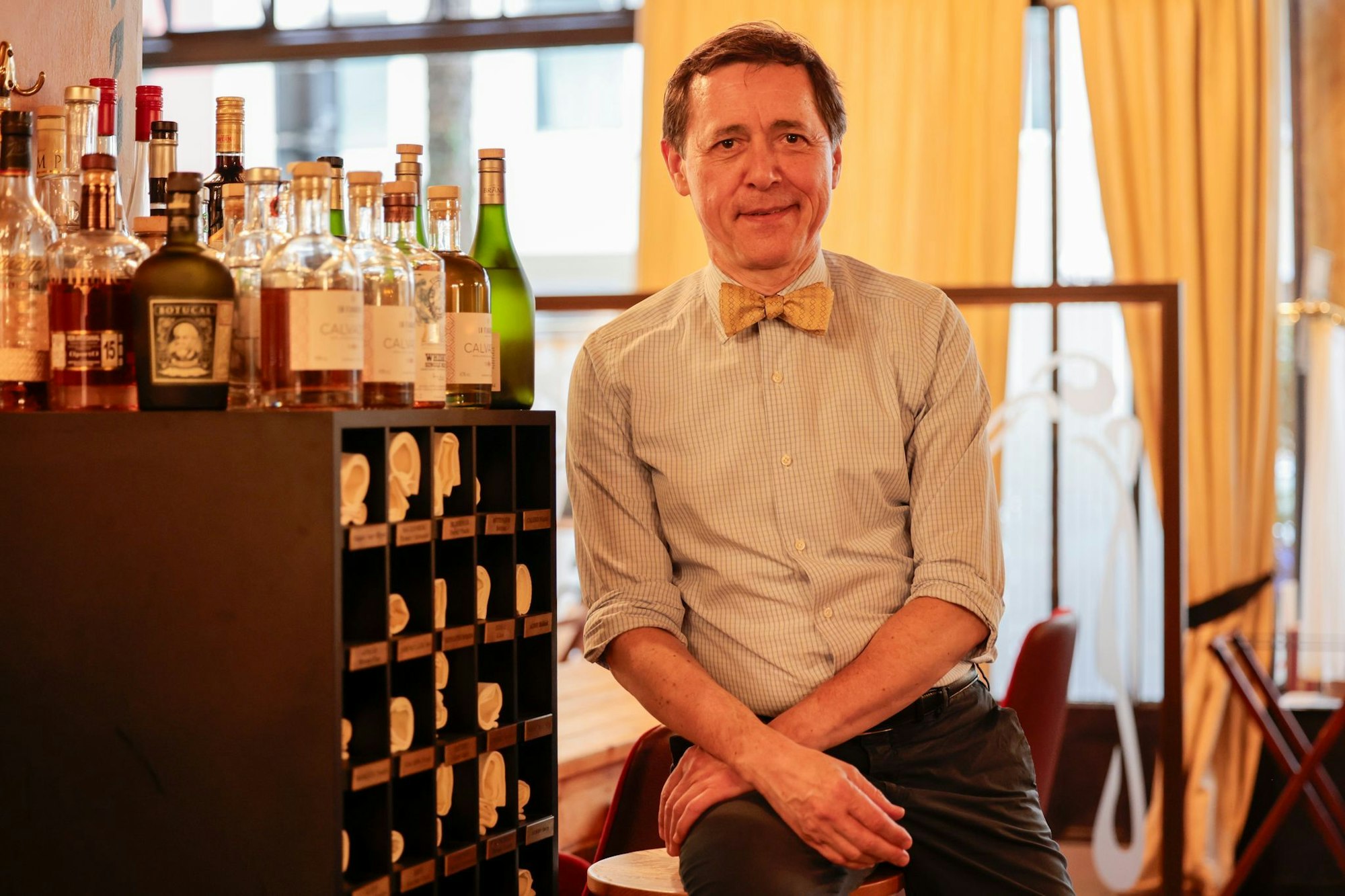 In seinem Restaurant hat Vincent Moissonnier nach französischer Sitte auch einen Schrank, in dem Stammgäste ihre Serviette in einem Fach deponieren können.