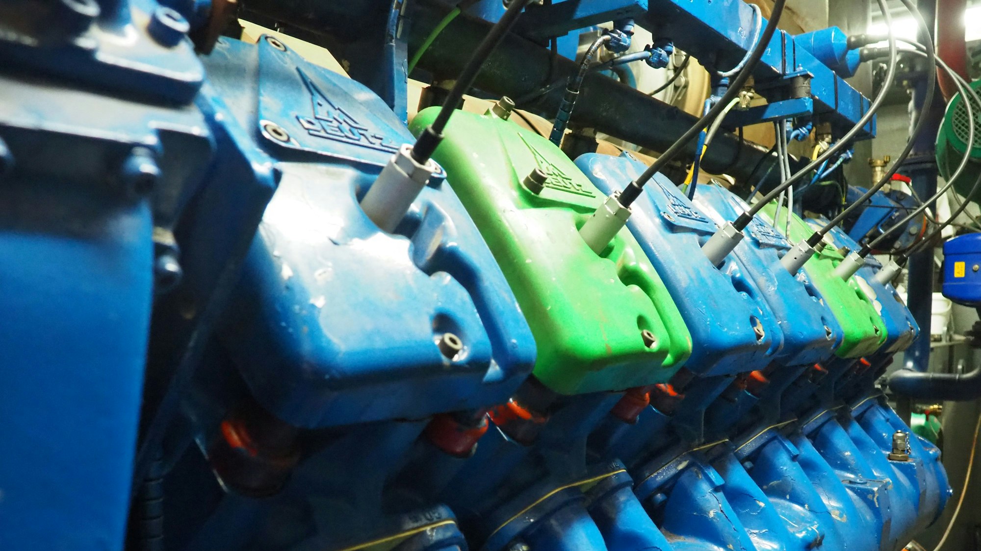 Aufnahme der sechs Zylinder, die die Turbine antreiben, die letztlich den Strom produziert.