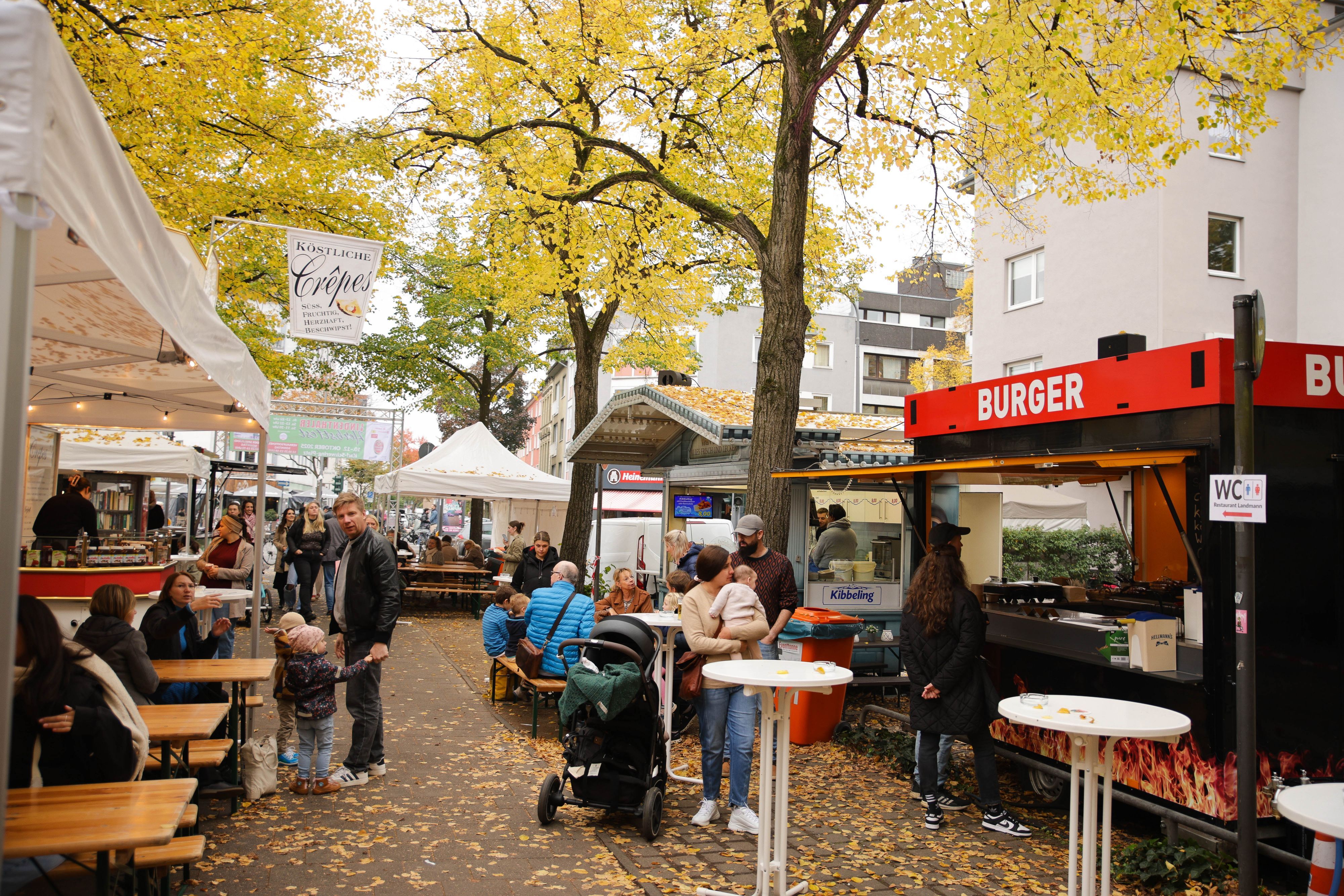 Das Lindenthaler Herbstfest auf dem Karl-Schwering-Platz. (Archivbild)