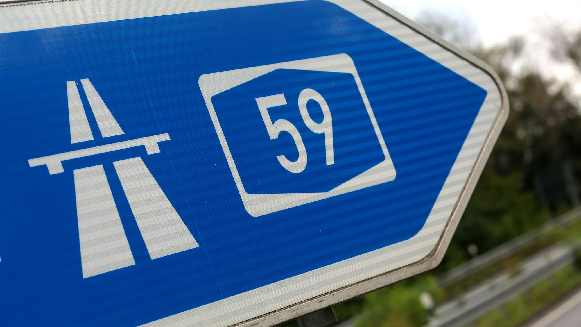 Die A59 wird zur Sanierung voll gesperrt. (Archivbild)