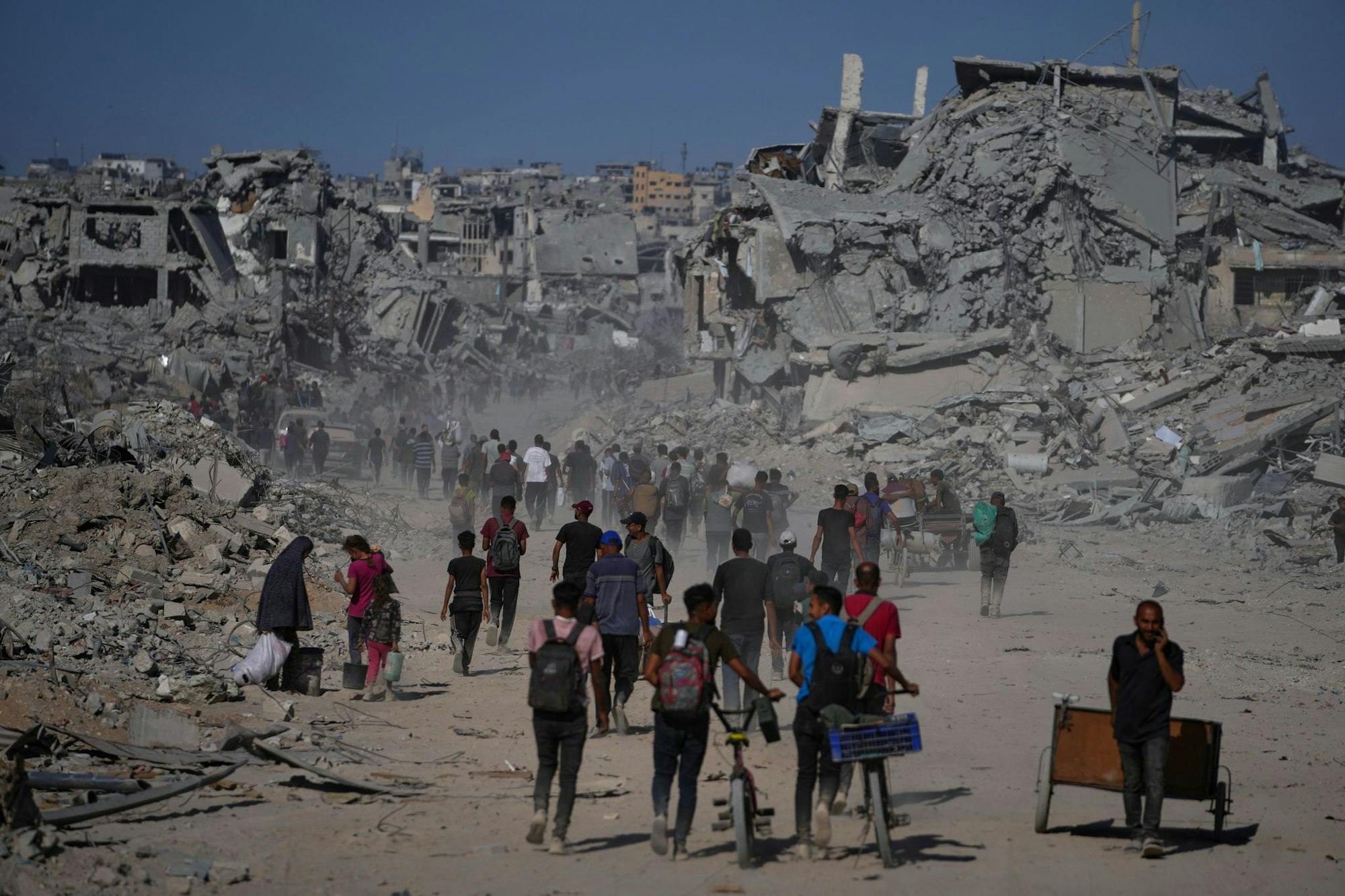 Die bisherige Lebenswelt vieler Menschen in Gaza wurde komplett zerstört.