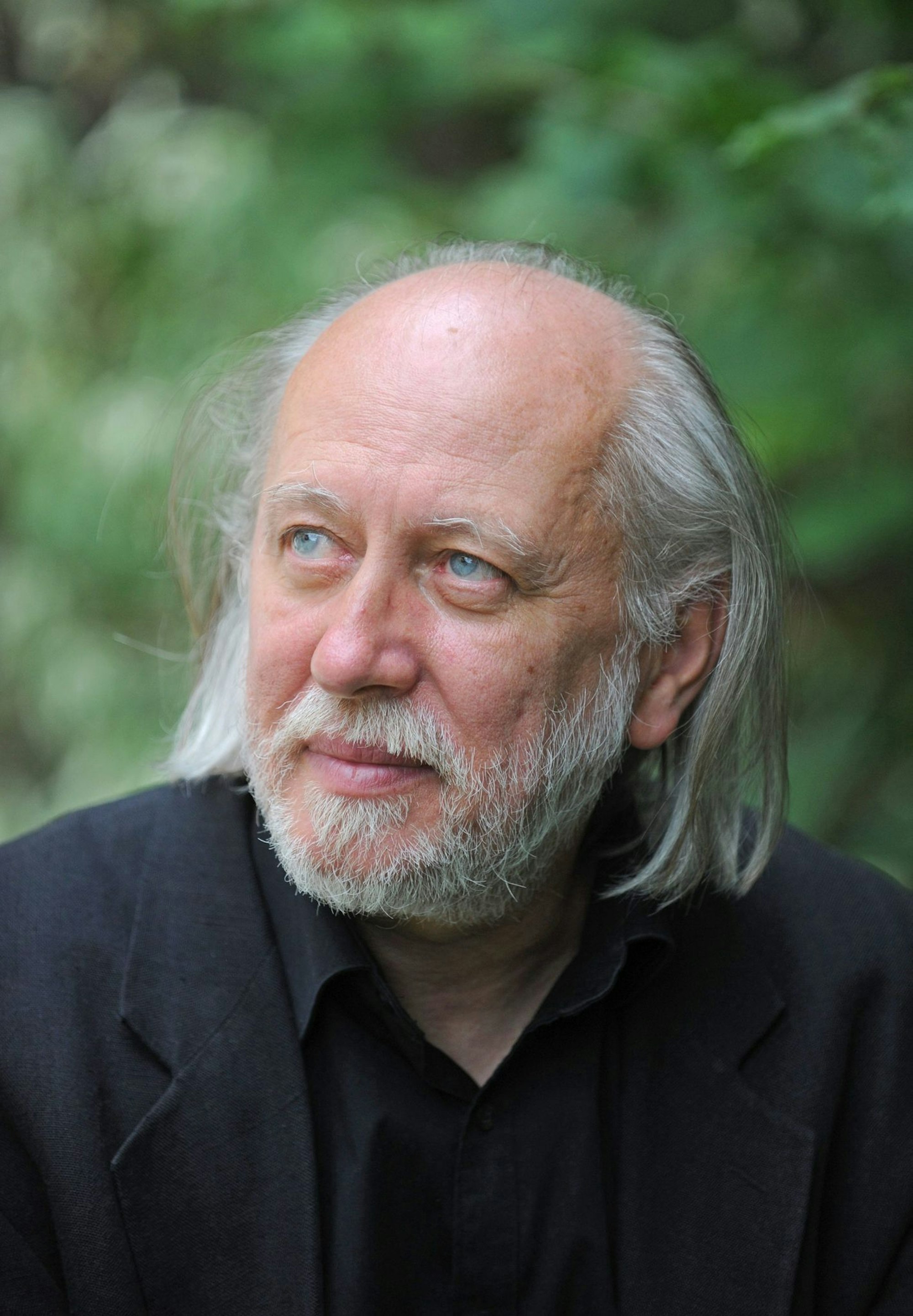 Der ungarische Literaturnobelpreisträger László Krasznahorkai spricht bei der Eröffnungskonferenz (Archivbild).