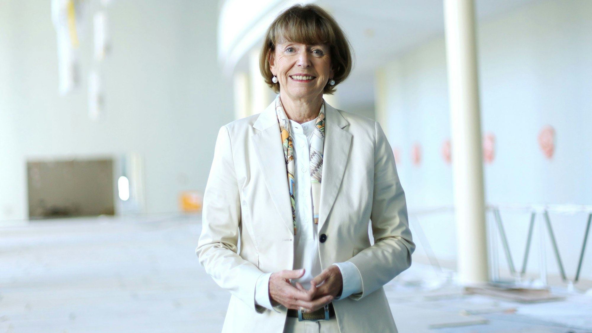 01.10.2025, Köln: Oberbügermeisterin Henriette Reker im Foyer der Oper. Die Stadt Köln informiert über den aktuellen Stand auf der Baustelle der Bühnen am Offenbachplatz. Foto: Arton Krasniqi