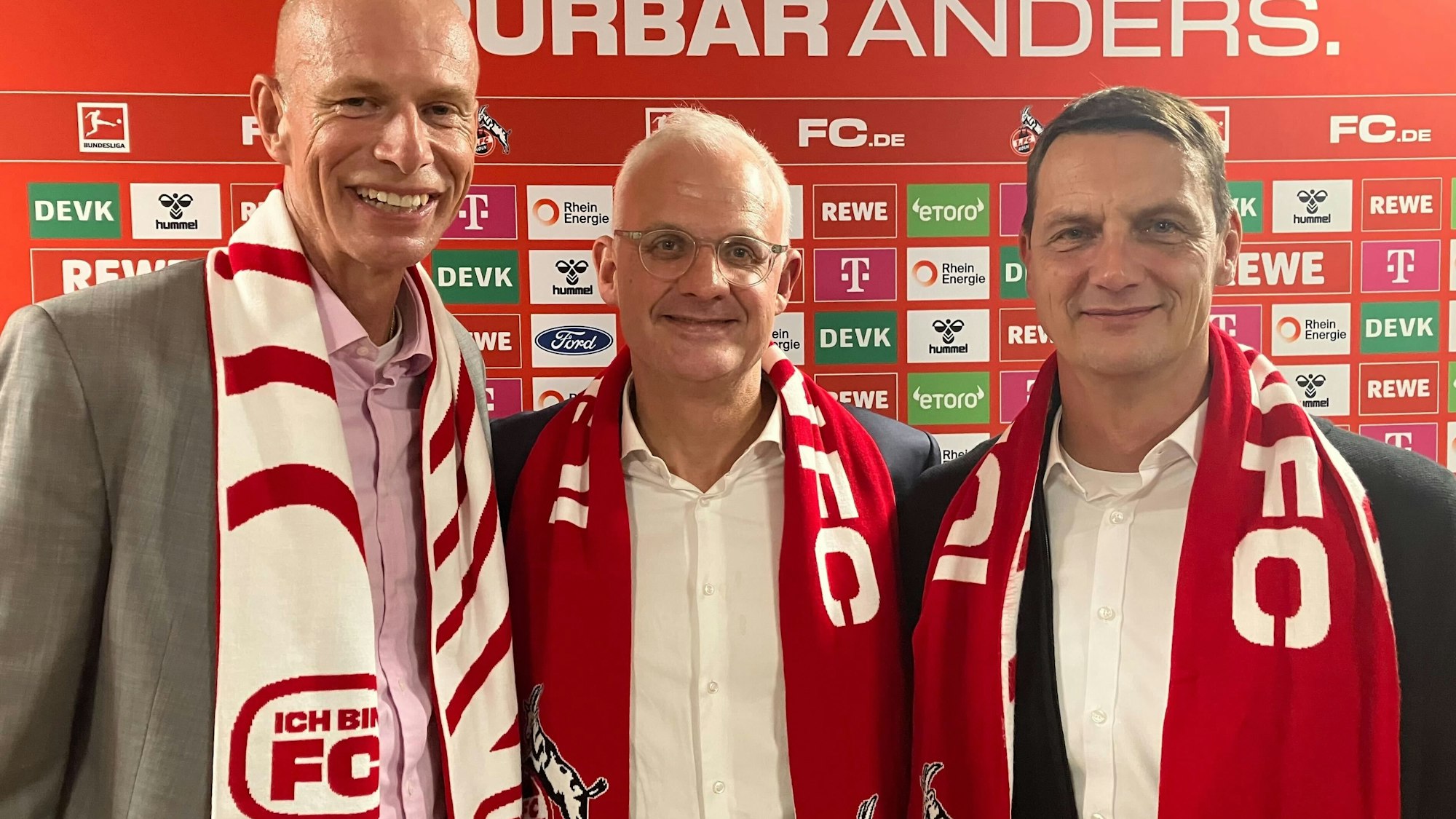 Der neue Vorstand des 1. FC Köln: Präsident Jörn Stobbe (l-r) und seine Vize, Jörg Alvermann und Ulf Sobeck. Foto: Jana Glose/dpa