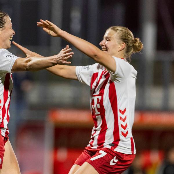 Google Pixel Frauen-Bundesliga: 1. FC Köln - Union Berlin 12.10.2025 Sandra Maria Jessen 1. FC Köln, 6 jubelt nach ihrem Tor zum 2:1 mit Anna-Lena Stolze 1. FC Köln, 7 am 6. Spieltag der Google Pixel Frauen-Bundesliga im Spiel 1. FC Köln gegen Union Berlin am 12.10.2025 im Franz-Kremer-Stadion in Köln. Copyright: xBEAUTIFULxSPORTS/Meuselx