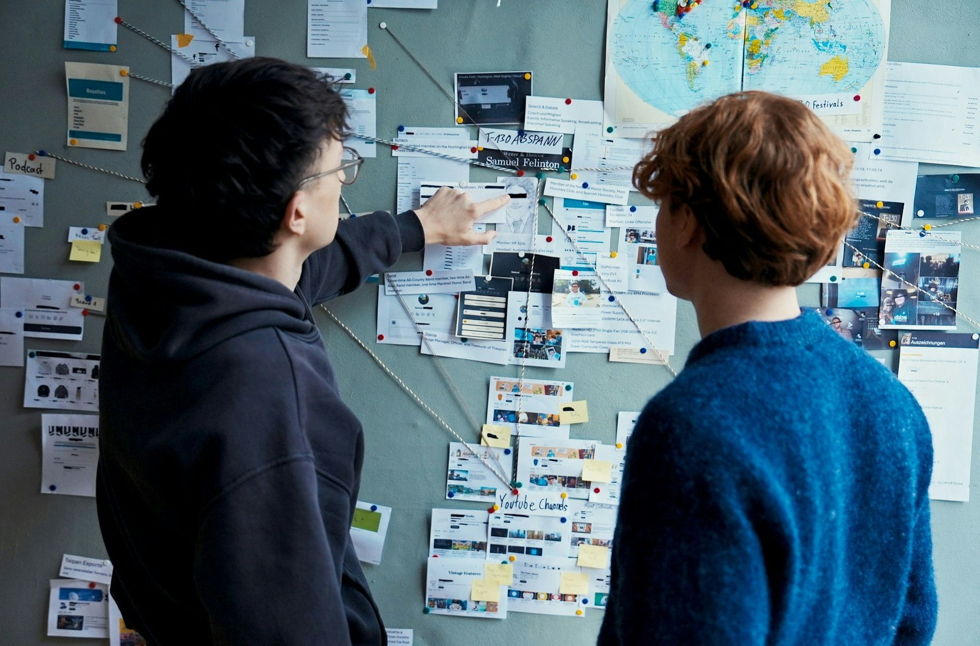 Julius und Moritz wollen den Filmdieb stellen.