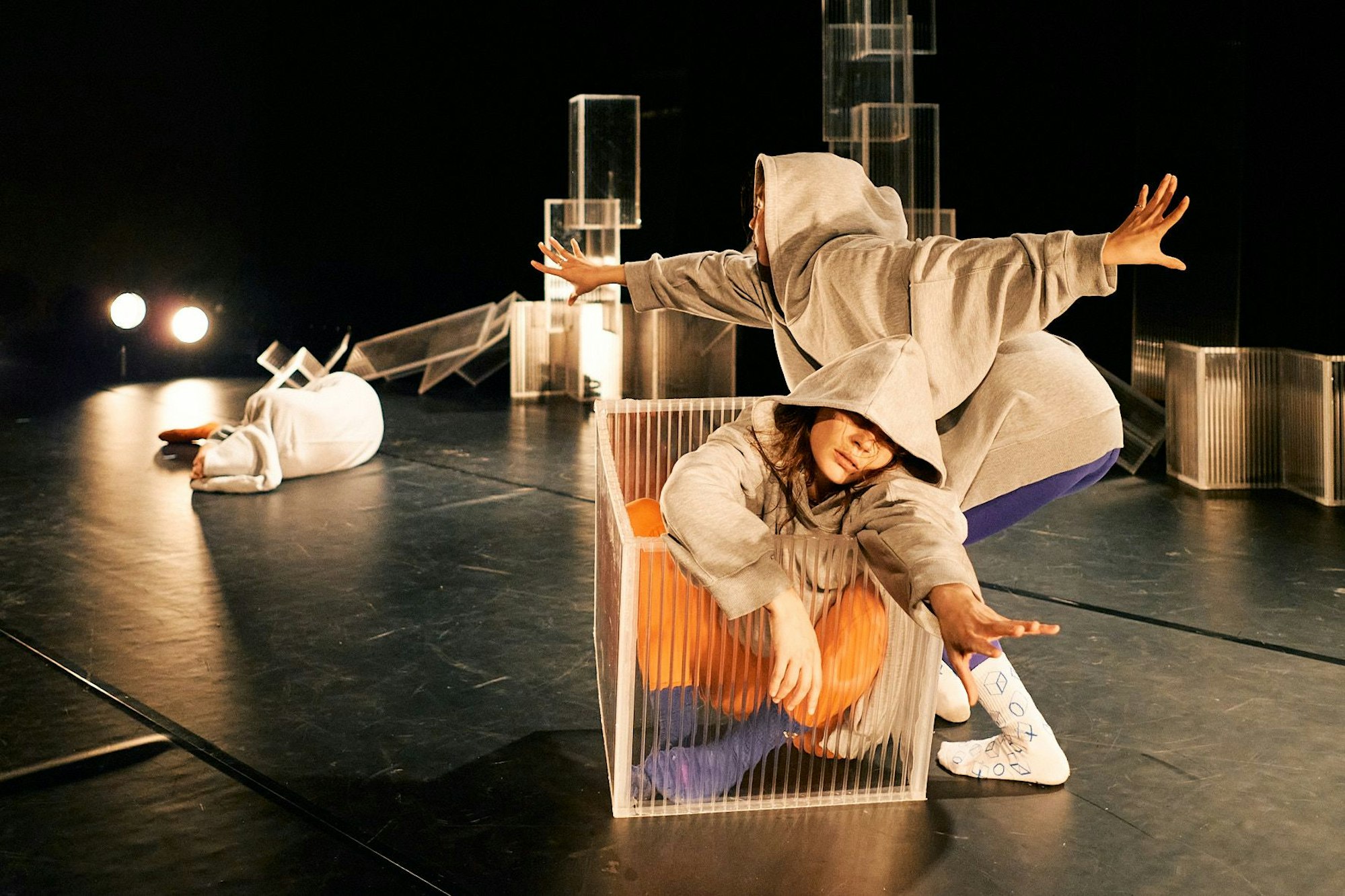 „Synapsen“ heißt die Tanzproduktion des Comedia Theaters und der Performing Group.