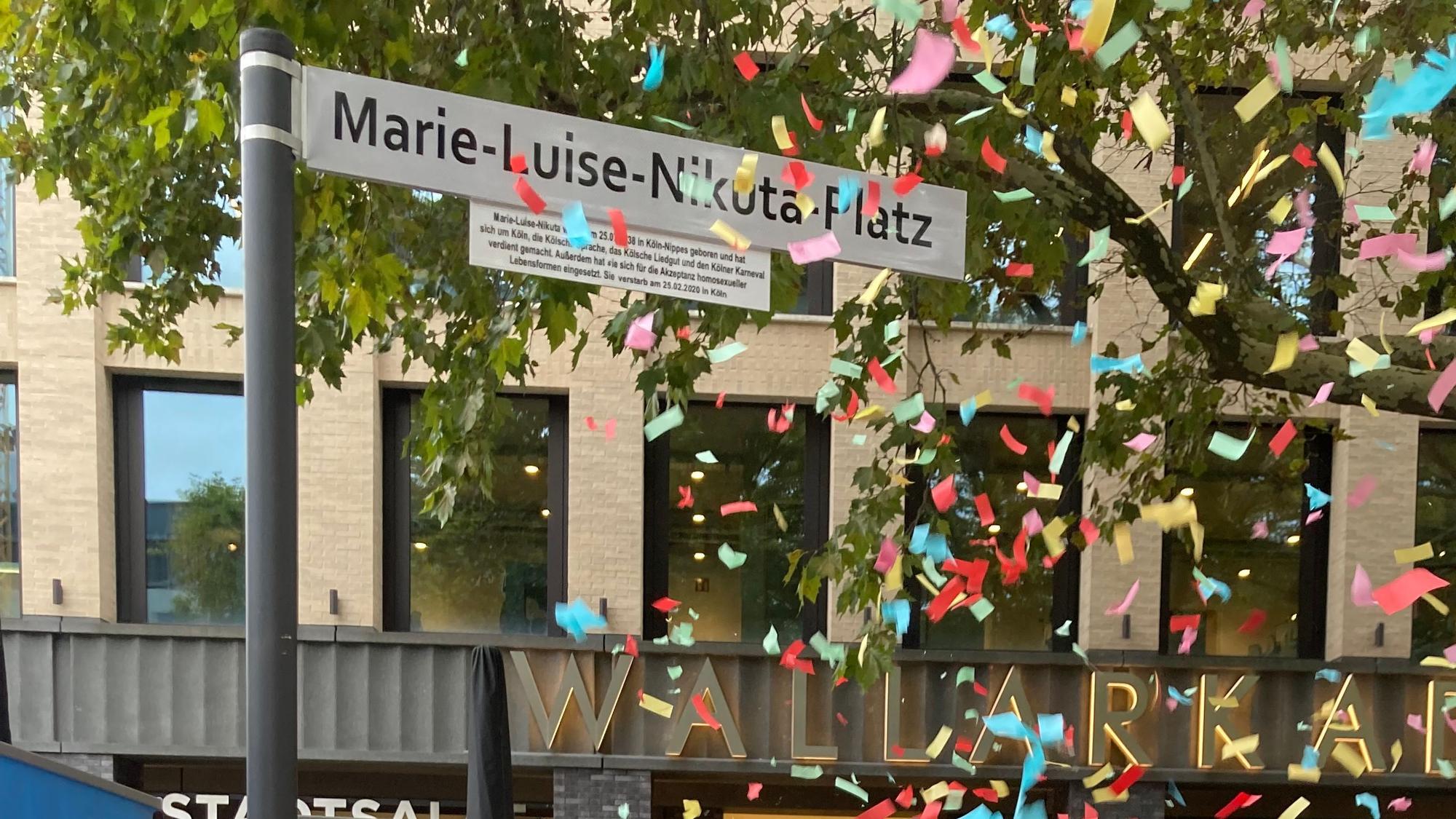 Das Schild an dem neu eingeweihten Marie-Luise-Nikuta-Platz.
