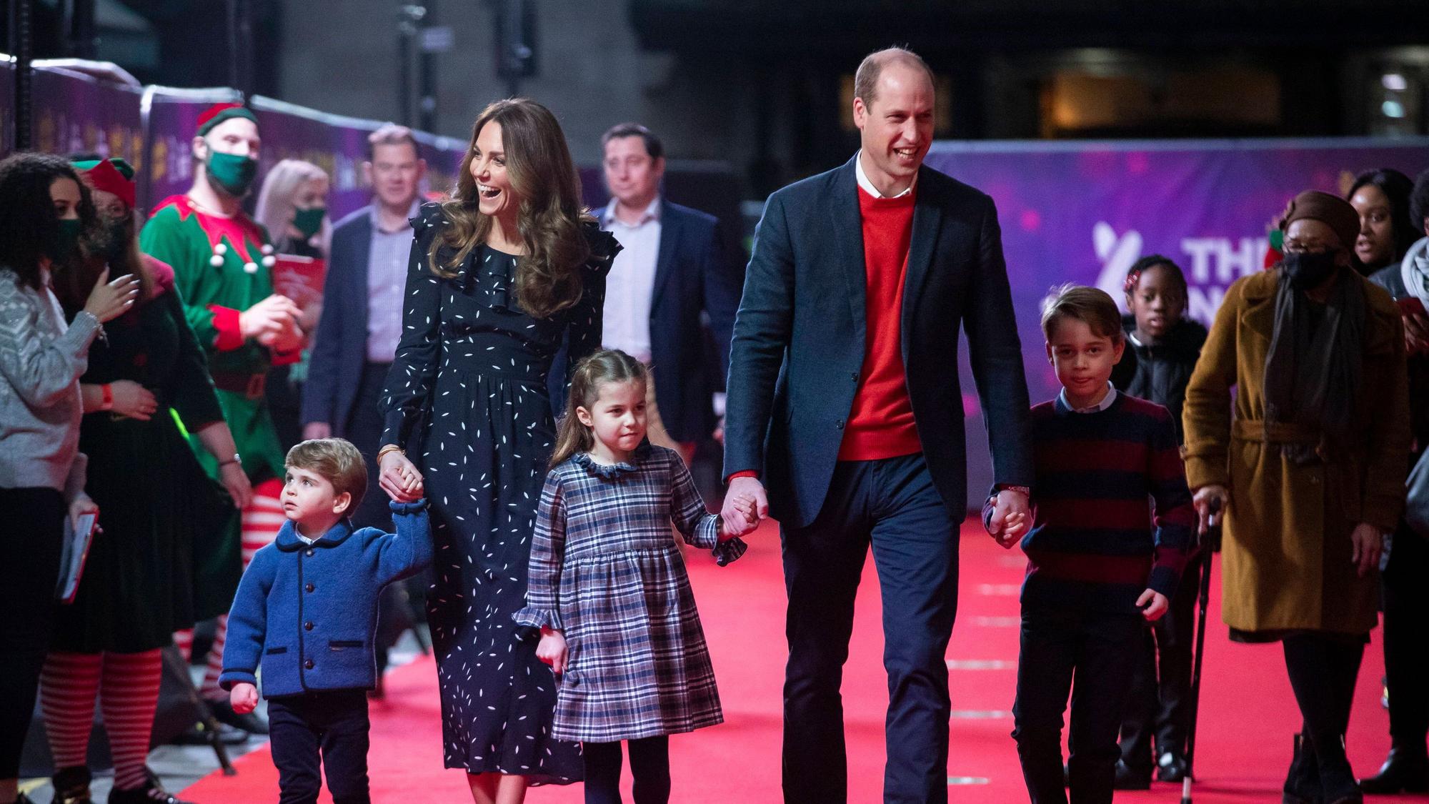 Prinz William und Ehefrau Kate mit ihren drei Kindern Prinz George, Prinzessin Charlotte, und Prinz Louis.