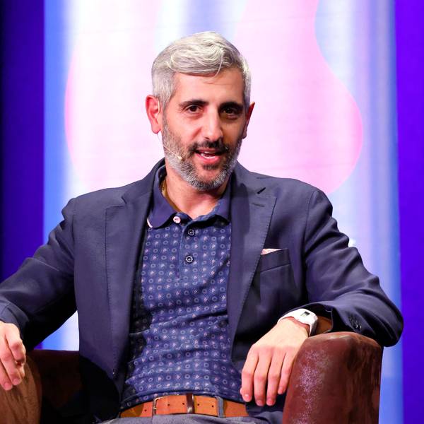 Autor Michel Abdollahi bei der Lit.Cologne Spezial Veranstaltung zur Vorstellung seines Buchs Es ist unser Land in der Volksbühne im Rudolfplatz.