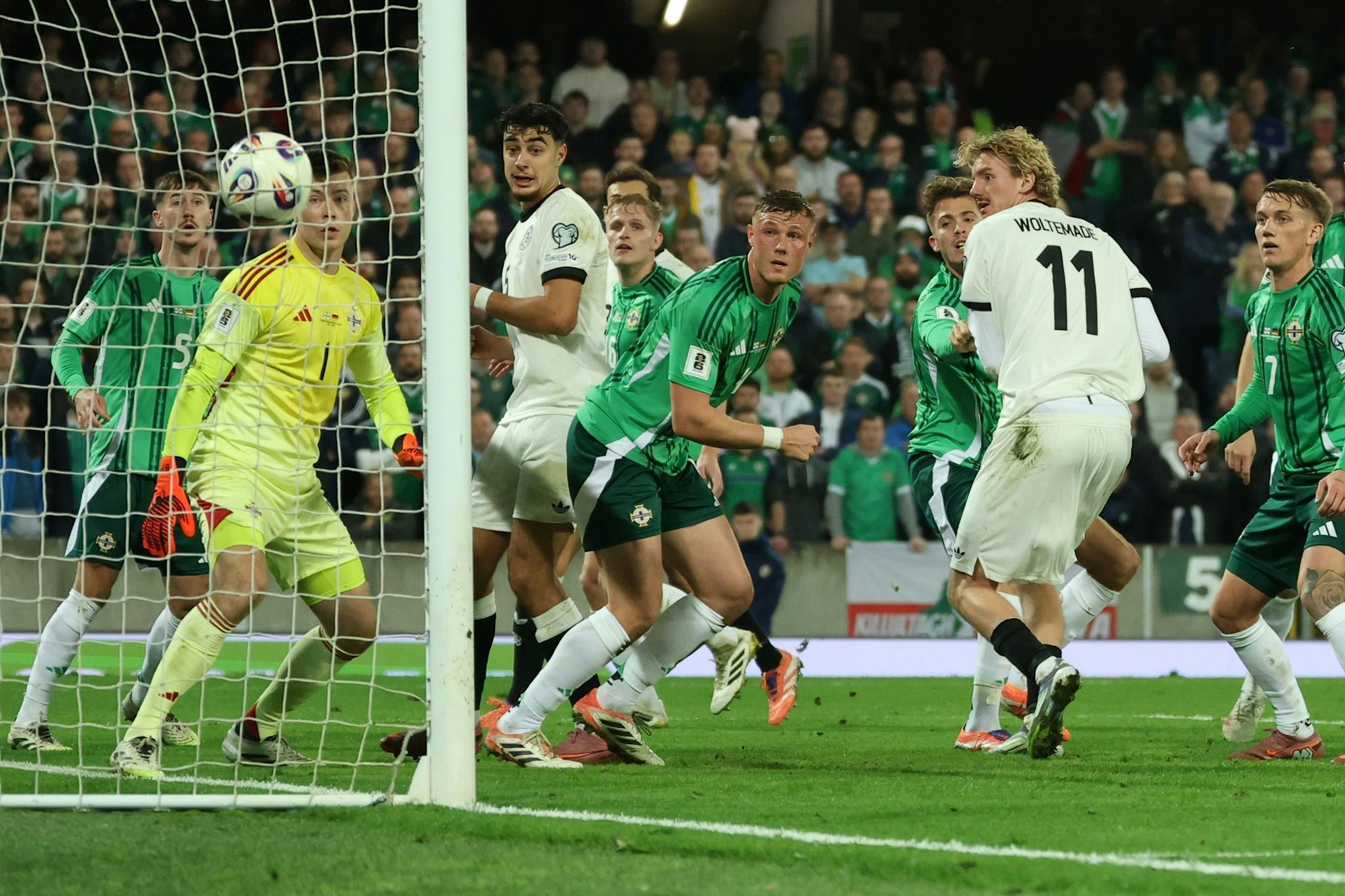 Von Woltemades Schulter ging der Ball ins Tor.