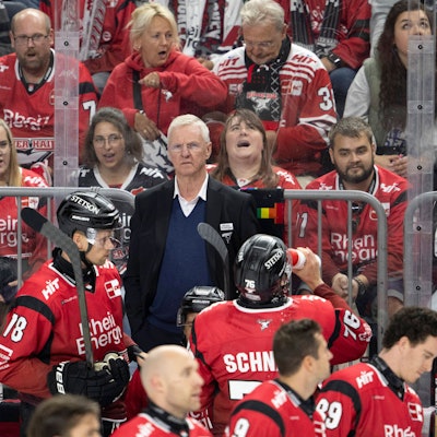 PENNY DEL 1 Kölner Haie - Eisbären Berlin Köln, 14.09.2025 Kari Jalonen Kölner Haie, Head Coach PENNY DEL 1 Kölner Haie - Eisbären Berlin am 14.09.2025 in der Lanxess Arena in Köln Deutschland. *** PENNY DEL 1 Kölner Haie Eisbären Berlin Cologne, 14 09 2025 Kari Jalonen Kölner Haie, Head Coach PENNY DEL 1 Kölner Haie Eisbären Berlin on 14 09 2025 at the Lanxess Arena in Cologne Germany Copyright: xBEAUTIFULxSPORTS/AndreasxDickx