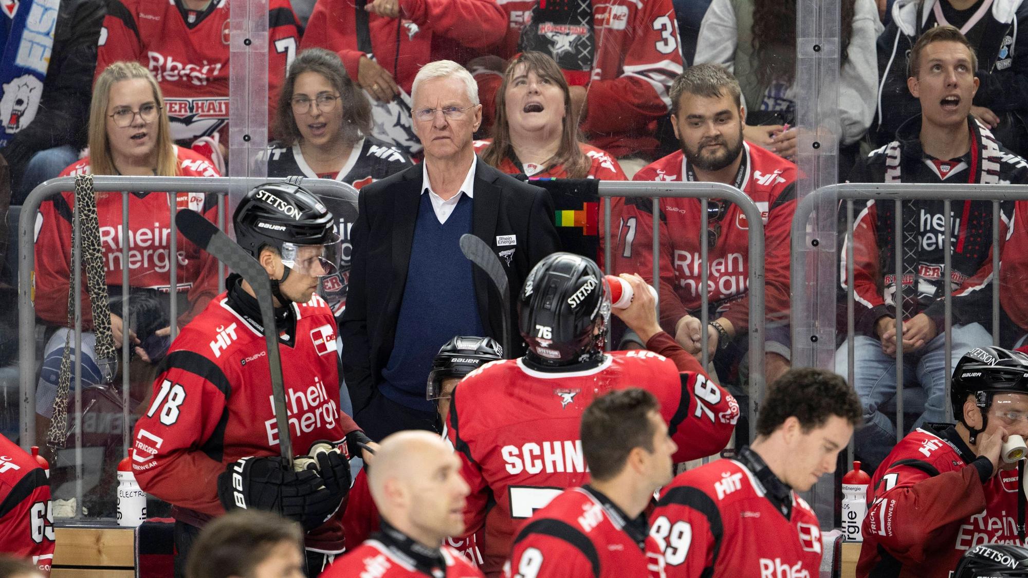 PENNY DEL 1 Kölner Haie - Eisbären Berlin Köln, 14.09.2025 Kari Jalonen Kölner Haie, Head Coach PENNY DEL 1 Kölner Haie - Eisbären Berlin am 14.09.2025 in der Lanxess Arena in Köln Deutschland. *** PENNY DEL 1 Kölner Haie Eisbären Berlin Cologne, 14 09 2025 Kari Jalonen Kölner Haie, Head Coach PENNY DEL 1 Kölner Haie Eisbären Berlin on 14 09 2025 at the Lanxess Arena in Cologne Germany Copyright: xBEAUTIFULxSPORTS/AndreasxDickx