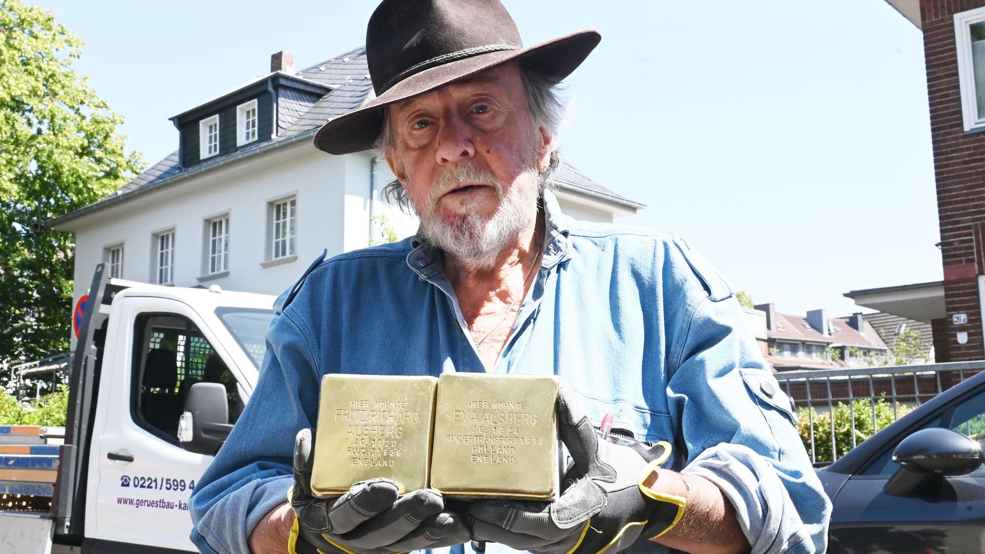Neue Stolpersteine zur Erinnerung an deportierte Jüdinnen und Juden hat der Künstler Gunter Demnig in Köln verlegt. (Archivbild)