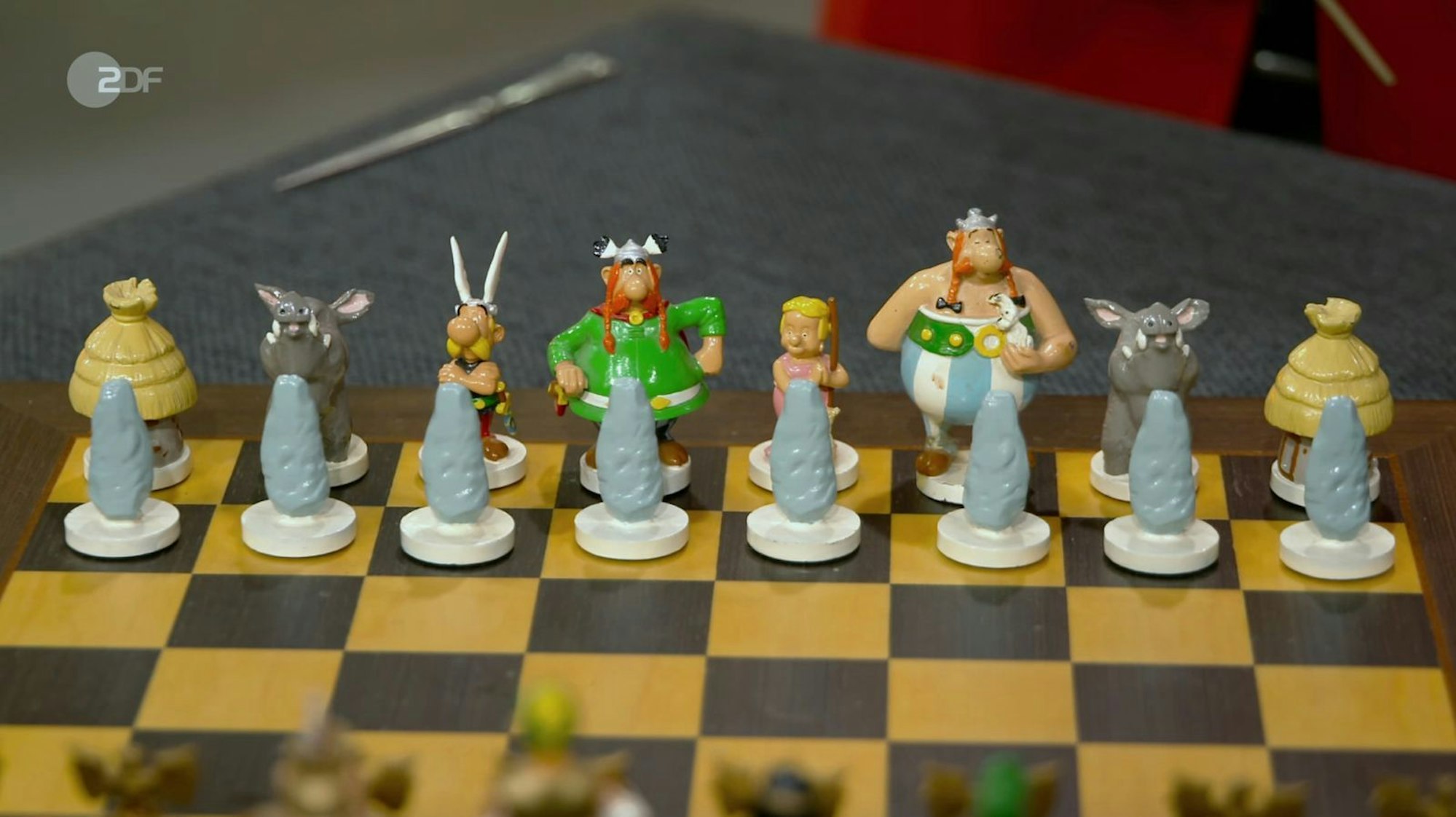 Die kultigen Figuren gehörten zum Schachspiel, das 1991 von der Firma Pixi et Cie als limitierte Sonderedition auf den Markt kam. (Bild: ZDF)