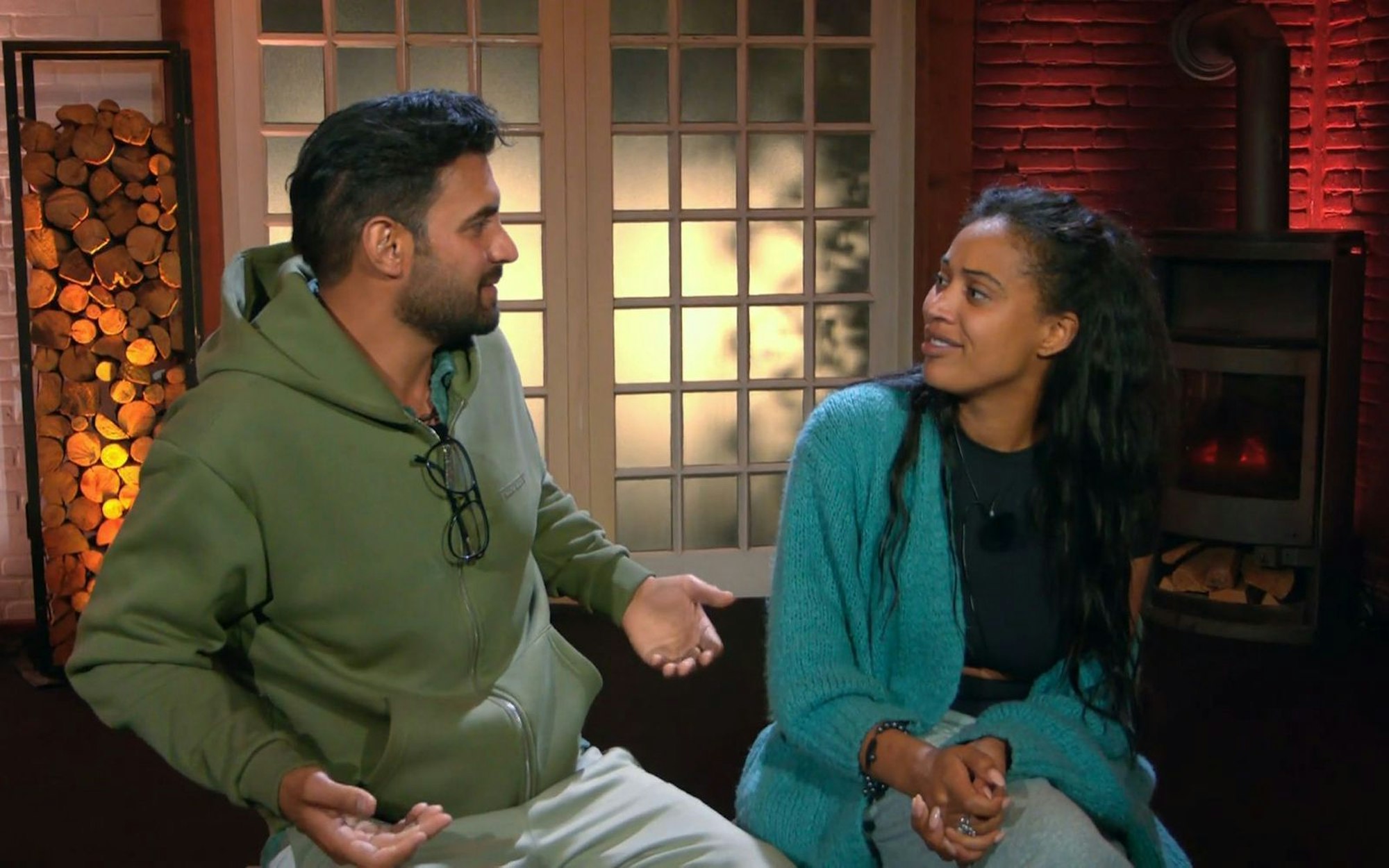 Kaum eingezogen - und schon wieder getrennt? Zwischen Ersin und Sarah Joelle kriselt es heftig. (Bild: RTL/ Screenshot)