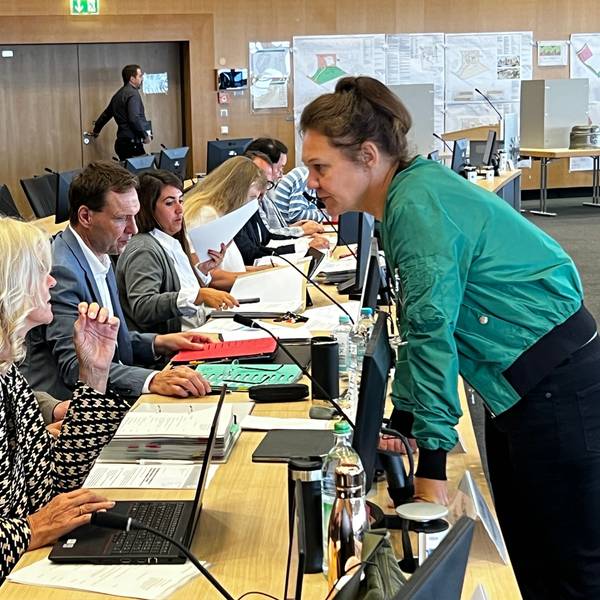 Ratssaal Leverkusen, Andrea Deppe, Claudia Wiese Bild: ralf Krieger