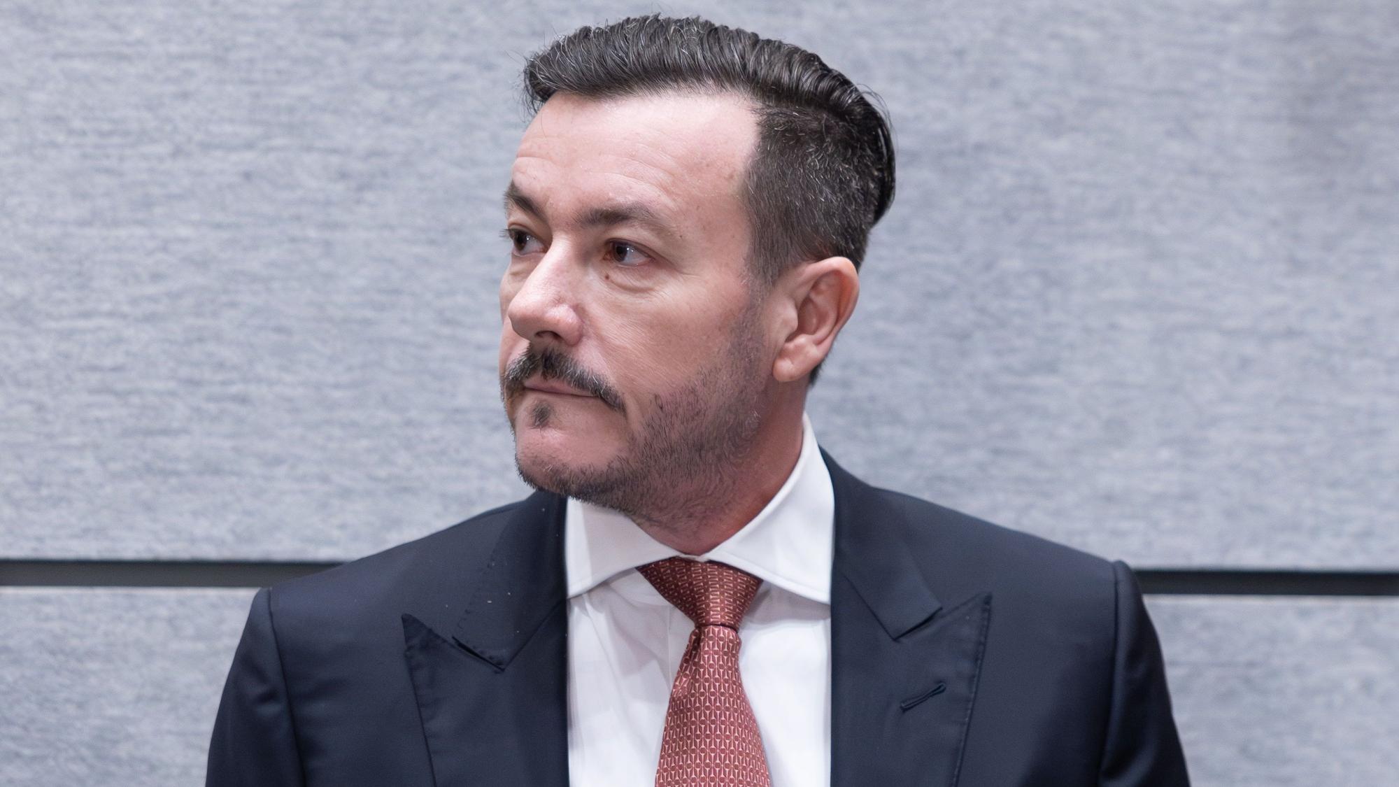 Rene Benko zu Beginn des Prozesses gegen den Signa-Gründer wegen des Vorwurfs der betrügerischen Krida.