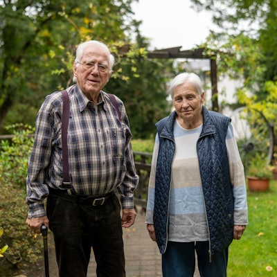 Das Bild zeigt die Ehrenamtler Ernst Mommertz und Erika Wittkamp.