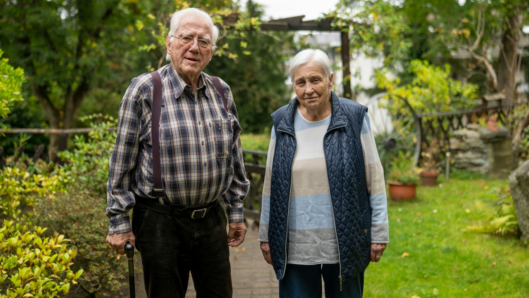 Das Bild zeigt die Ehrenamtler Ernst Mommertz und Erika Wittkamp.