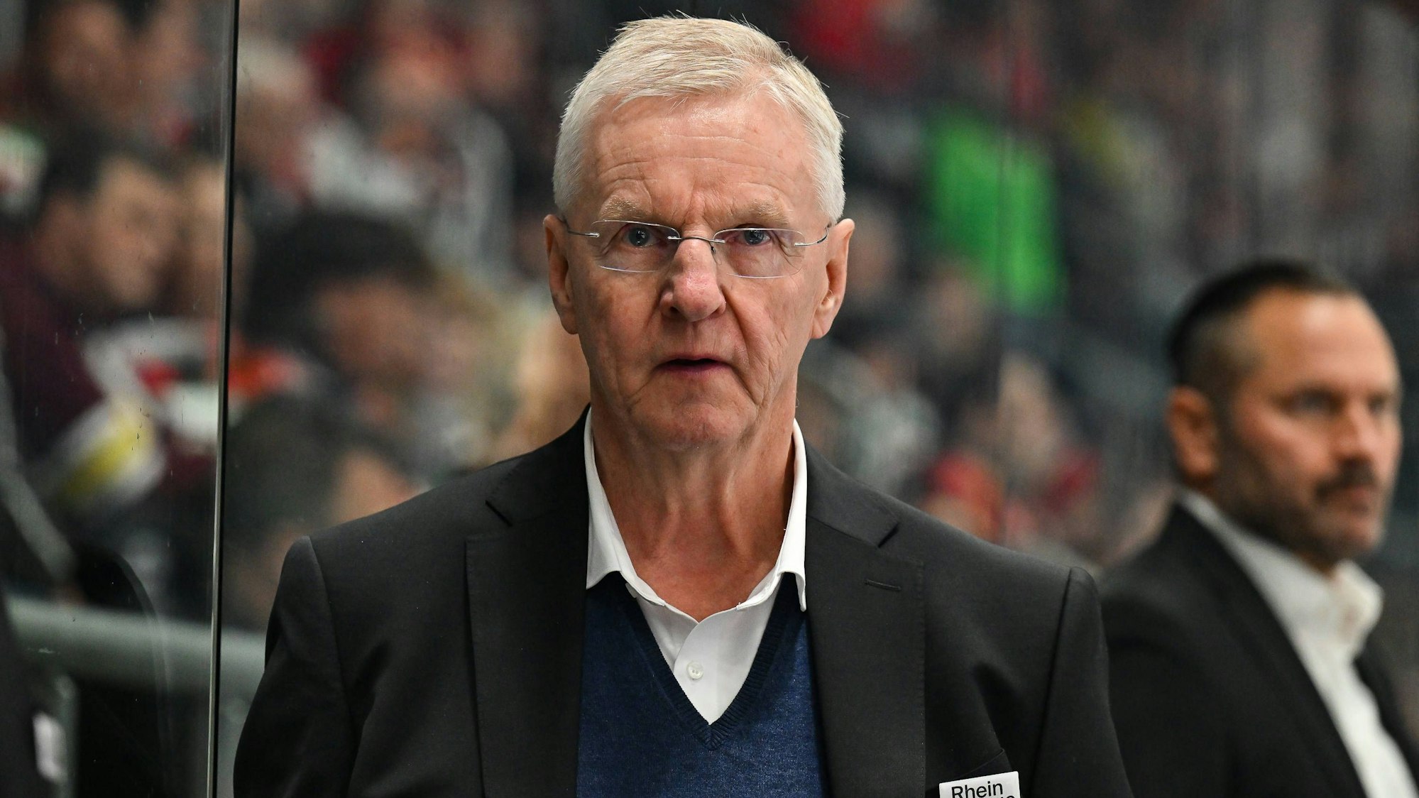 Penny DEL Augsburger Panther - Kölner Haie, 26.09.2025 im Bild Kari JALONEN Trainer Kölner Haie / Einzelfoto / Freisteller / DEL: Augsburger Panther - Kölner Haie Curt Frenzel Stadion am 26.09.2025 *** Penny DEL Augsburger Panther Kölner Haie, 26 09 2025 in picture Kari JALONEN coach Kölner Haie single photo cropped DEL Augsburger Panther Kölner Haie Curt Frenzel Stadion on 26 09 2025 Copyright: xBEAUTIFULxSPORTS/Goldbergx